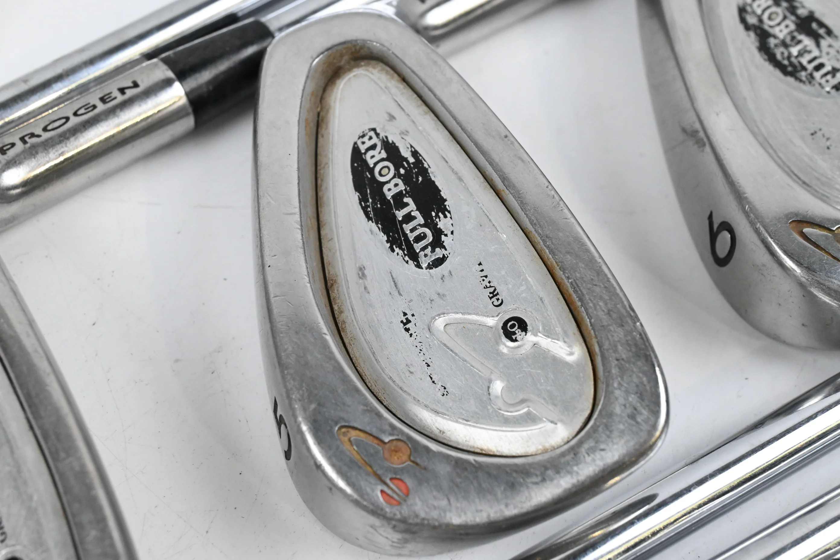 Progen Full Bore Irons / 3-PW+SW / Regular Flex Dynamic Gold R300 Shafts