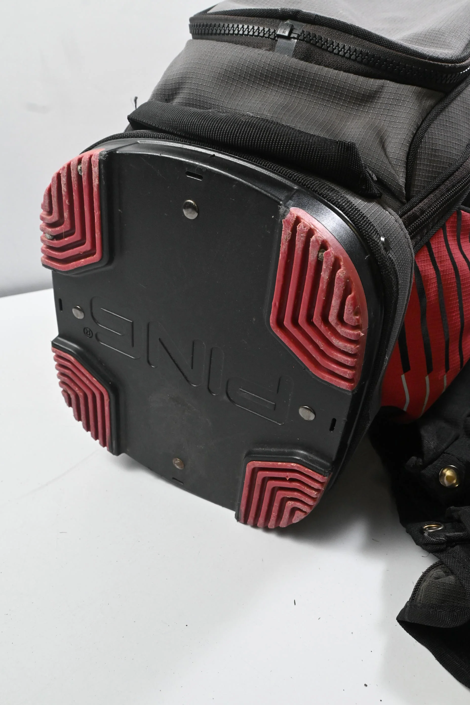 Ping Pioneer Cart Bag / 15-Way Divider / Grey & Red - Image 6