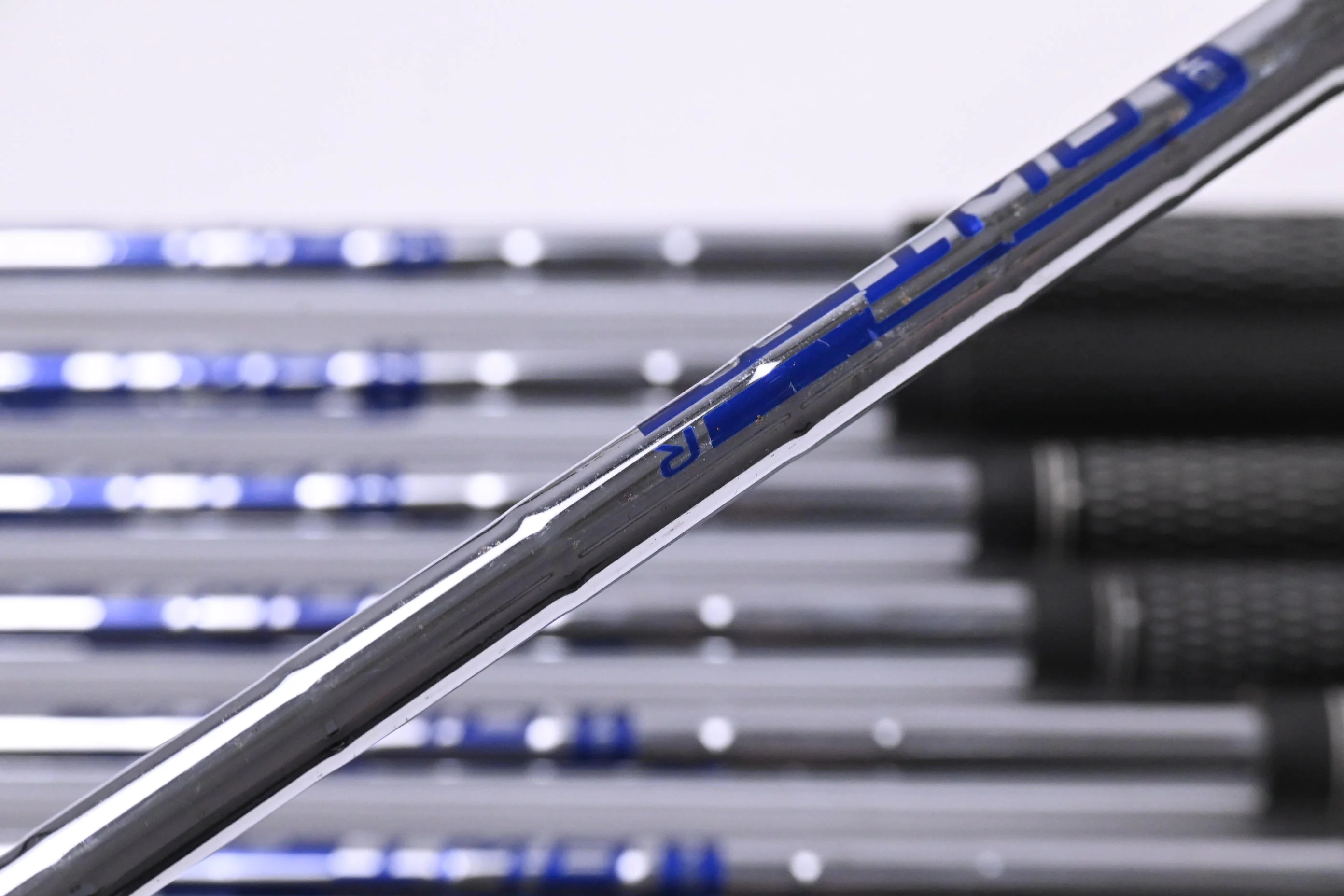 Ping G Series Irons / 5-PW+UW+SW / Black Dot / Regular Flex Ping AWT 2.0 Shafts - Image 5
