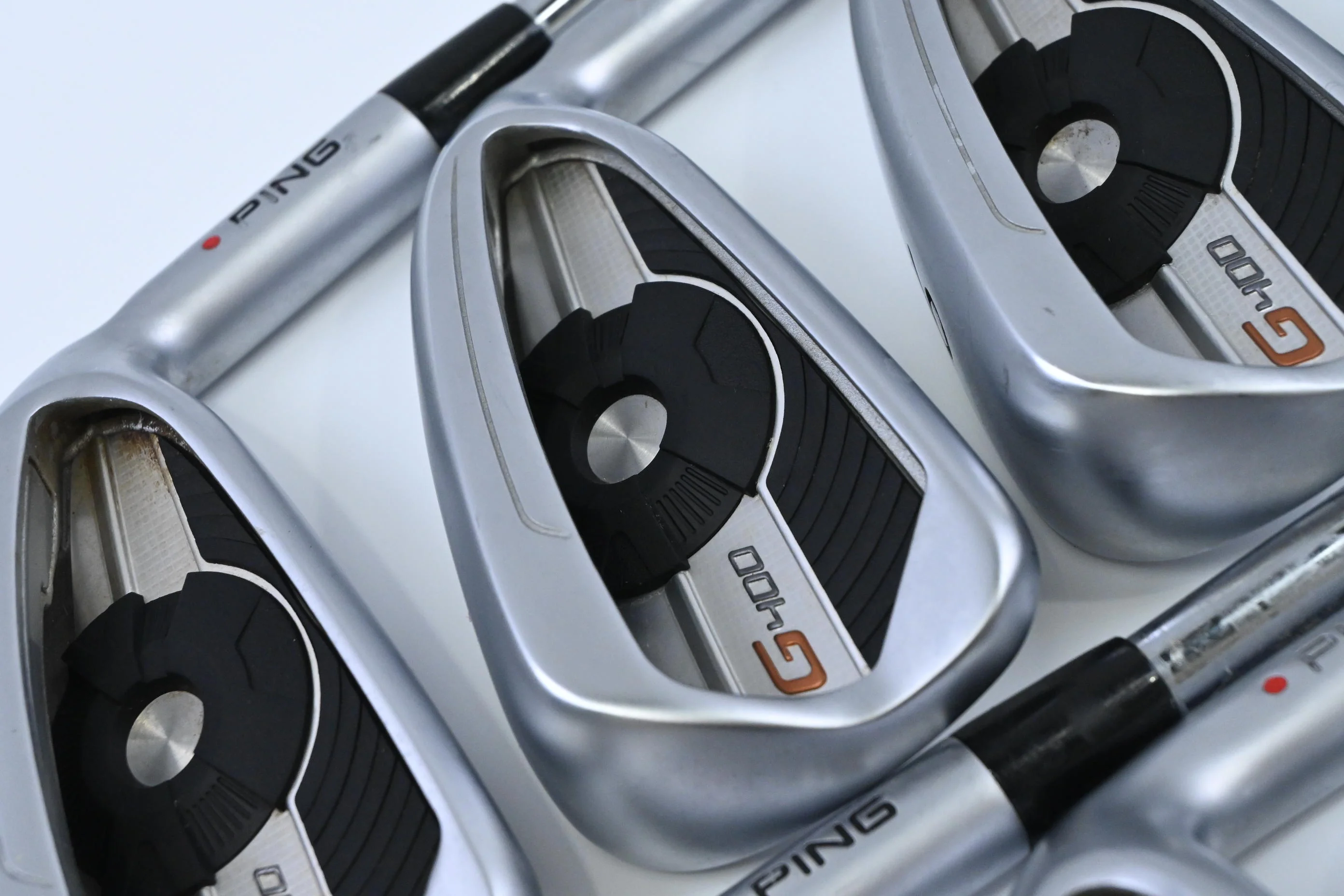 Ping G400 Irons / 4-PW+SW / Red Dot / Regular Flex Ping AWT 2.0 Shafts