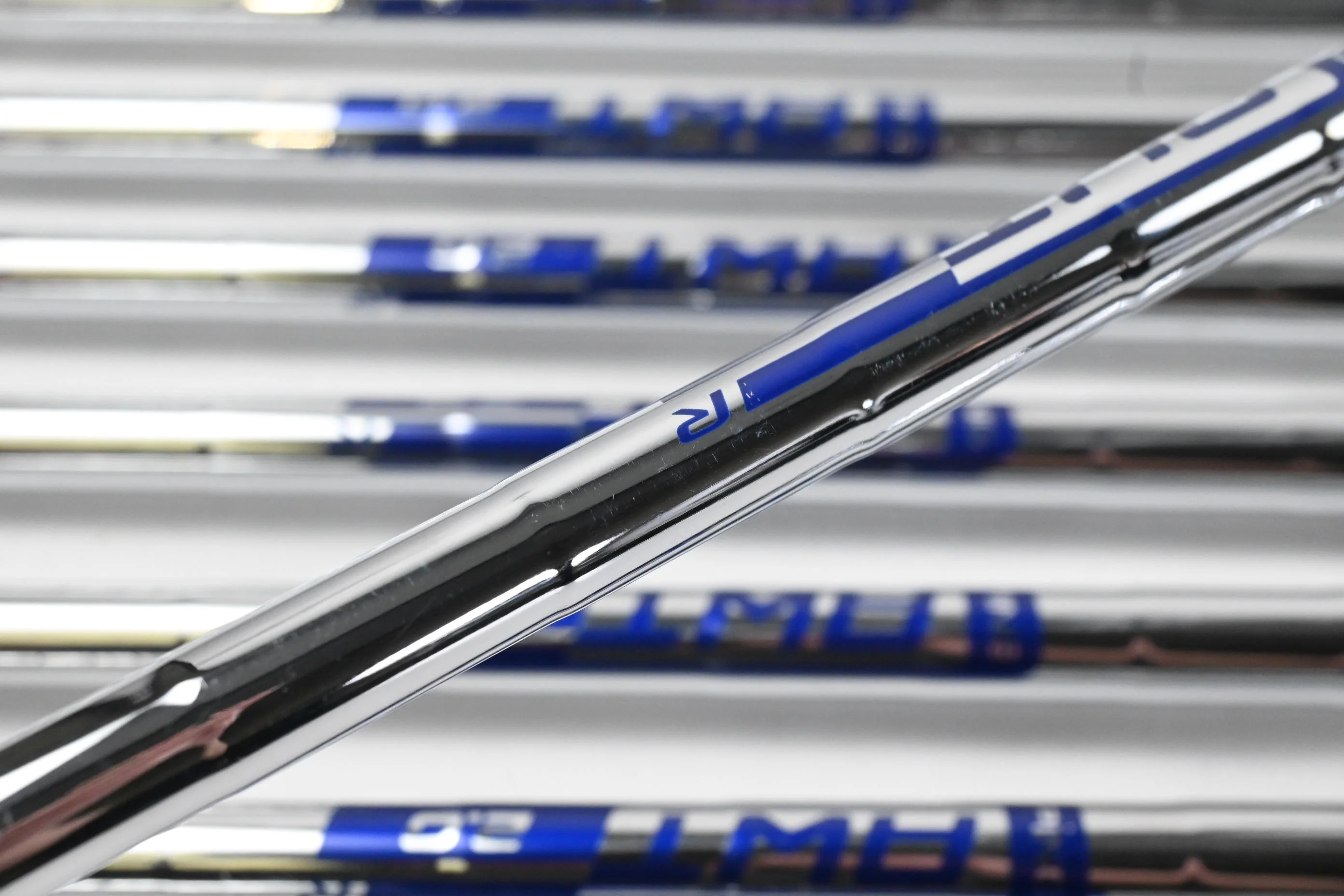 Ping G400 Irons / 4-PW+SW / White Dot / Regular Flex Ping AWT 2.0 Shafts - Image 5