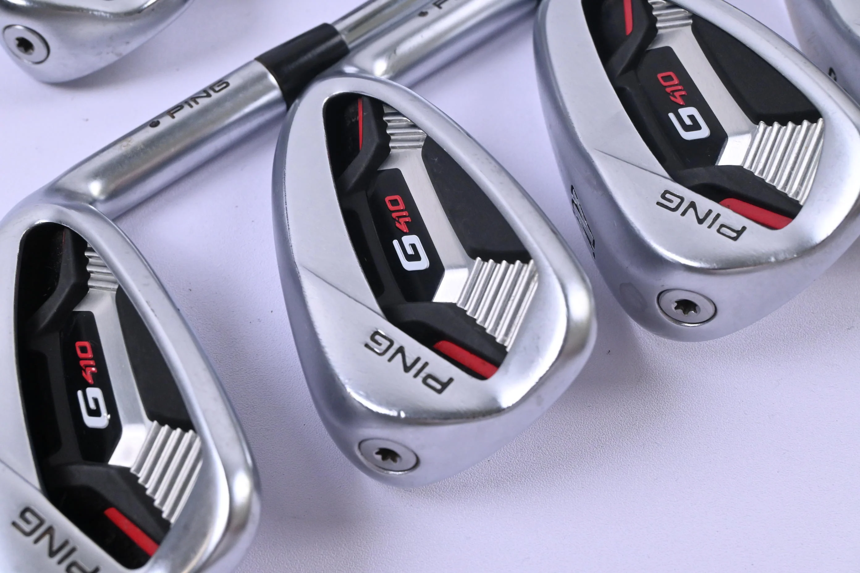 Ping G410 Irons / 5-PW+SW / Black Dot / Regular Flex Ping AWT 2.0 Shafts