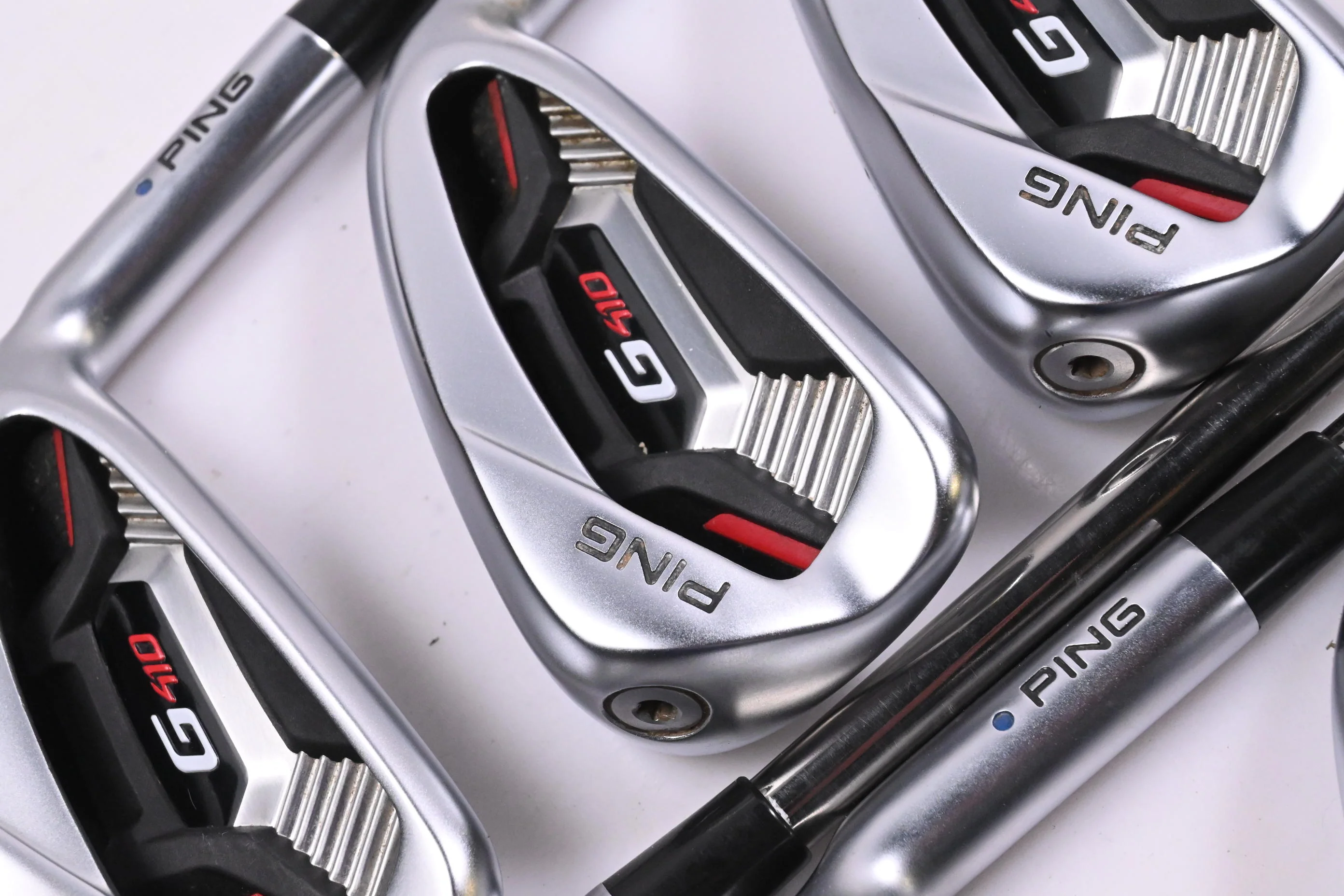 Ping G410 Irons / 5-PW+SW / Blue Dot / Regular Flex UST Recoil ES 780 Shafts
