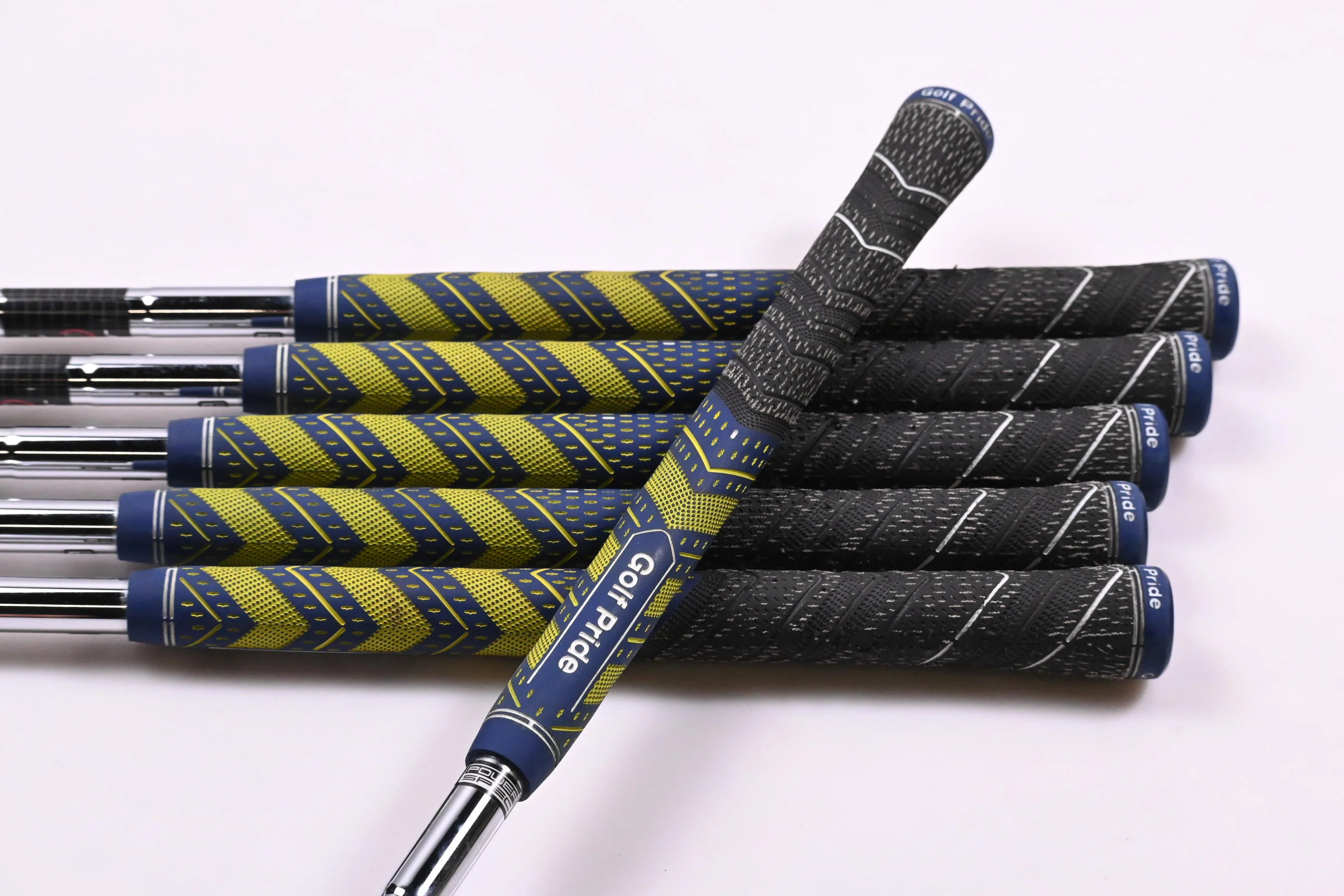 Left Hand Ping G425 Irons / 5-PW / Red Dot / Regular Flex Elevate MPH 95 Shafts - Image 7