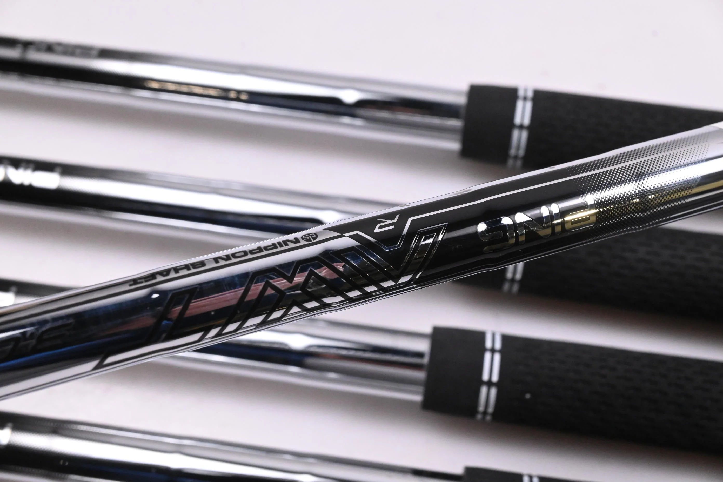 Left Hand Ping G430 Irons / 6-PW+45°+54° / Black Dot / Regular Flex Ping AWT 3.0 - Image 5