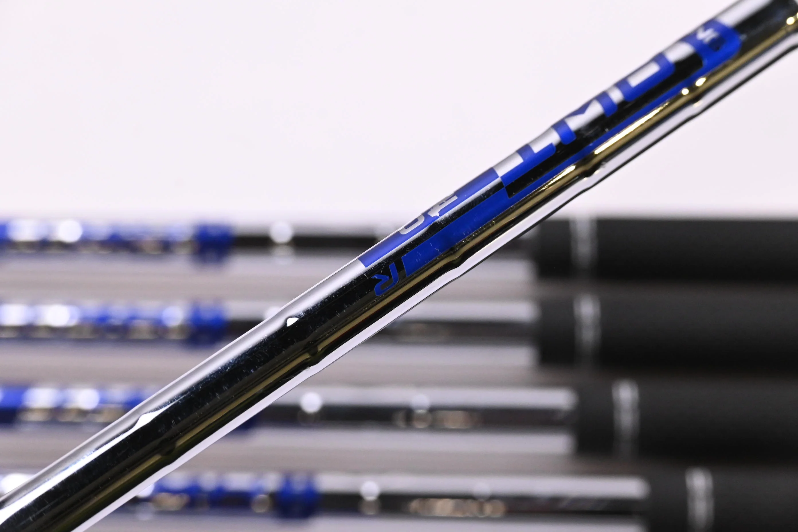 Ping G430 Irons / 6-PW+45° / Blue Dot / Regular Flex Ping AWT 2.0 Shafts - Image 5