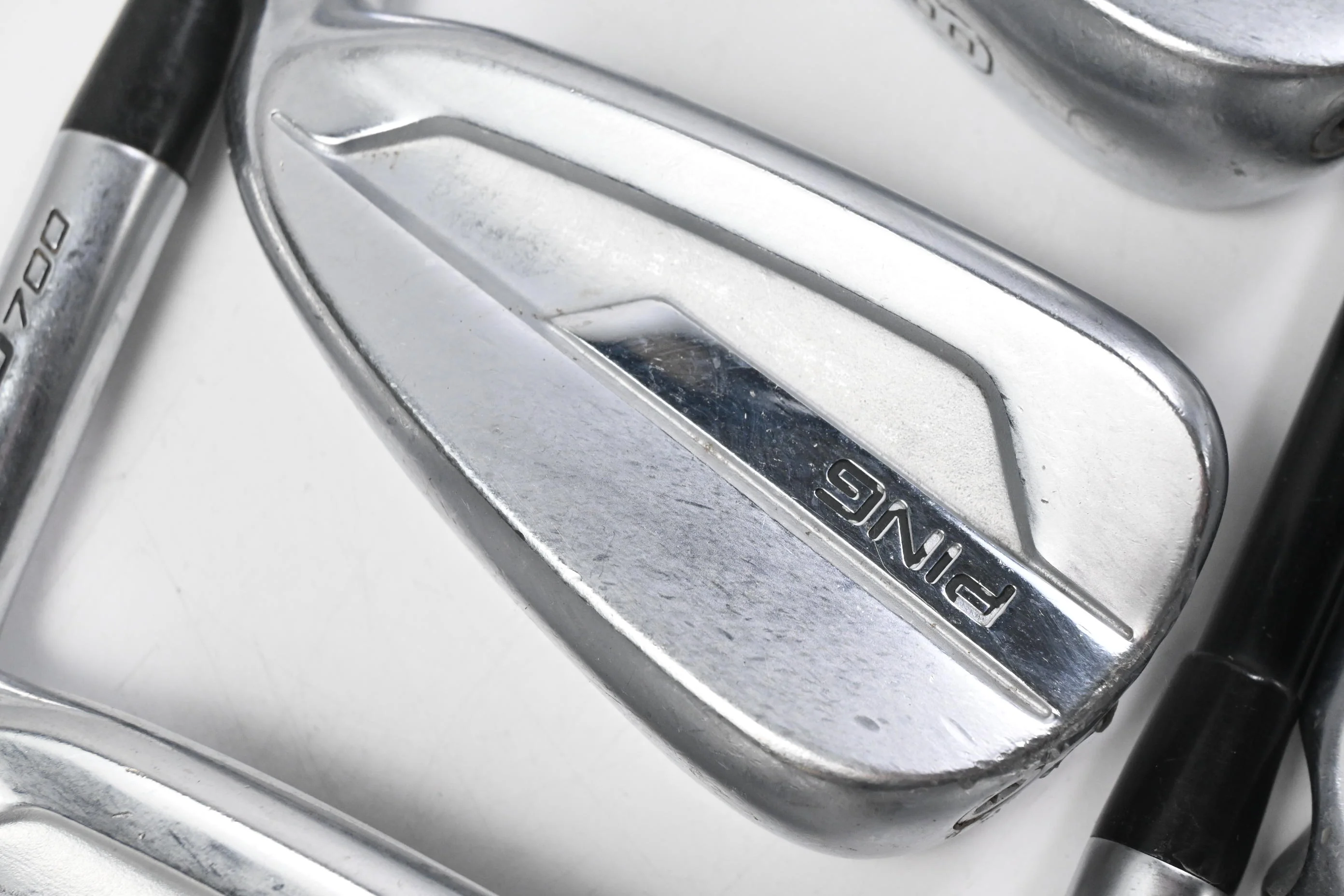 Ping G700 Irons / 6-PW+SW / Black Dot / Regular Flex Ping Alta CB AWT Shafts