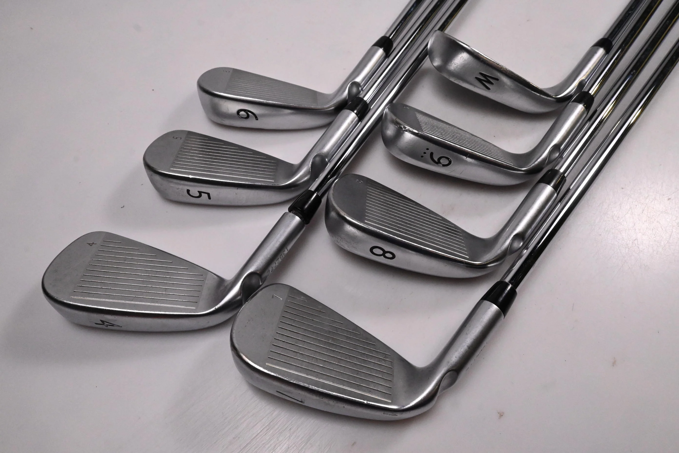 Ping i25 Irons / 4-PW / White Dot / Regular Flex Dynamic Gold R300 Shafts - Image 4