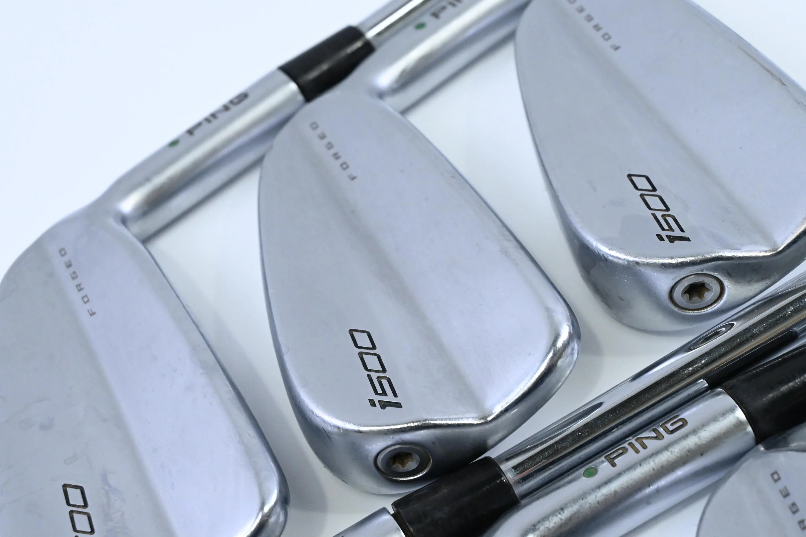 Ping i500 Irons / 4-PW / Green Dot / Regular Flex Dynamic Gold 105 R300 Shafts