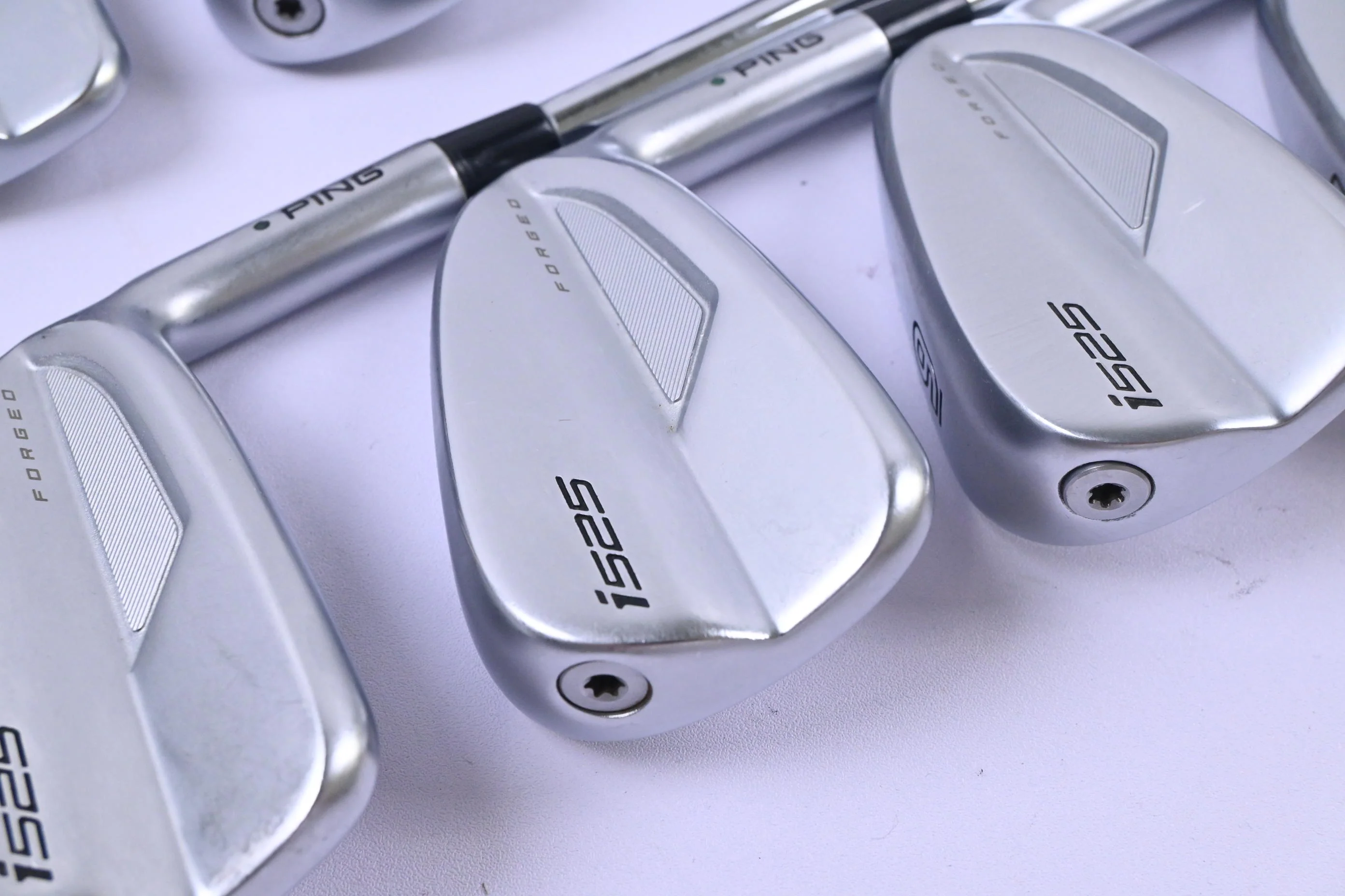 Ping i525 Irons / 3-PW / Green Dot / Regular Flex Dynamic Gold 105 R300 Shafts