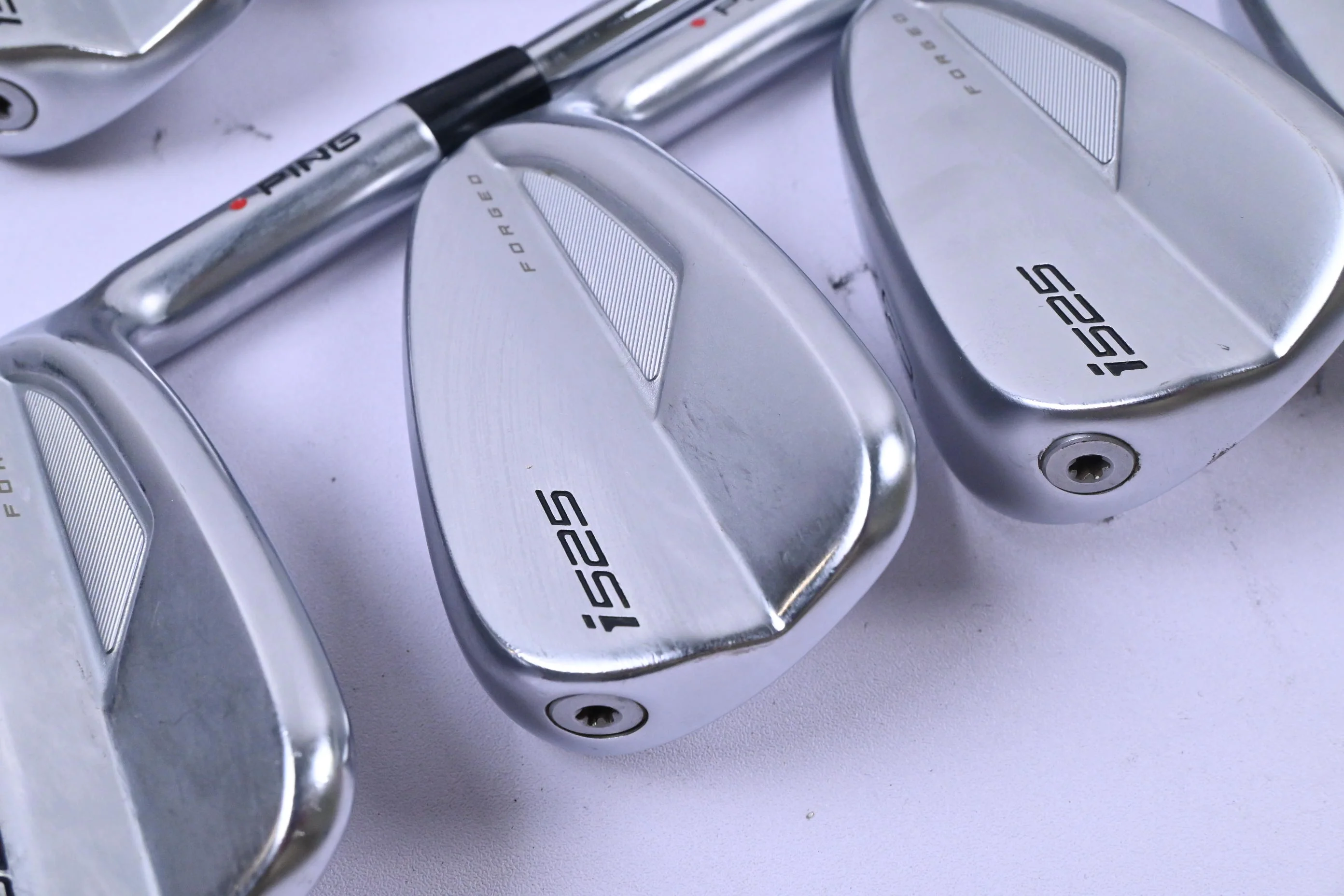Ping i525 Irons / 5-PW+GW / Red Dot / Regular Flex Elevate MPH 95 Shafts