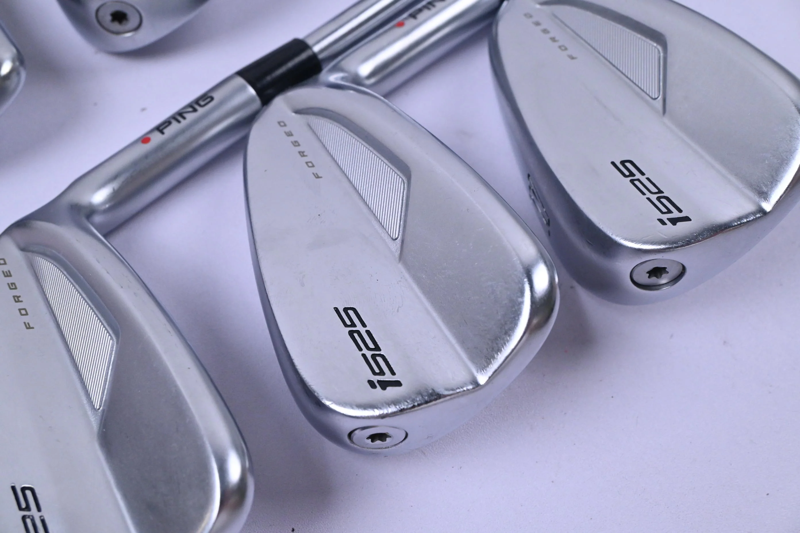 Ping i525 Irons / 5-PW / Red Dot / Regular Flex Project X IO 105 Shafts