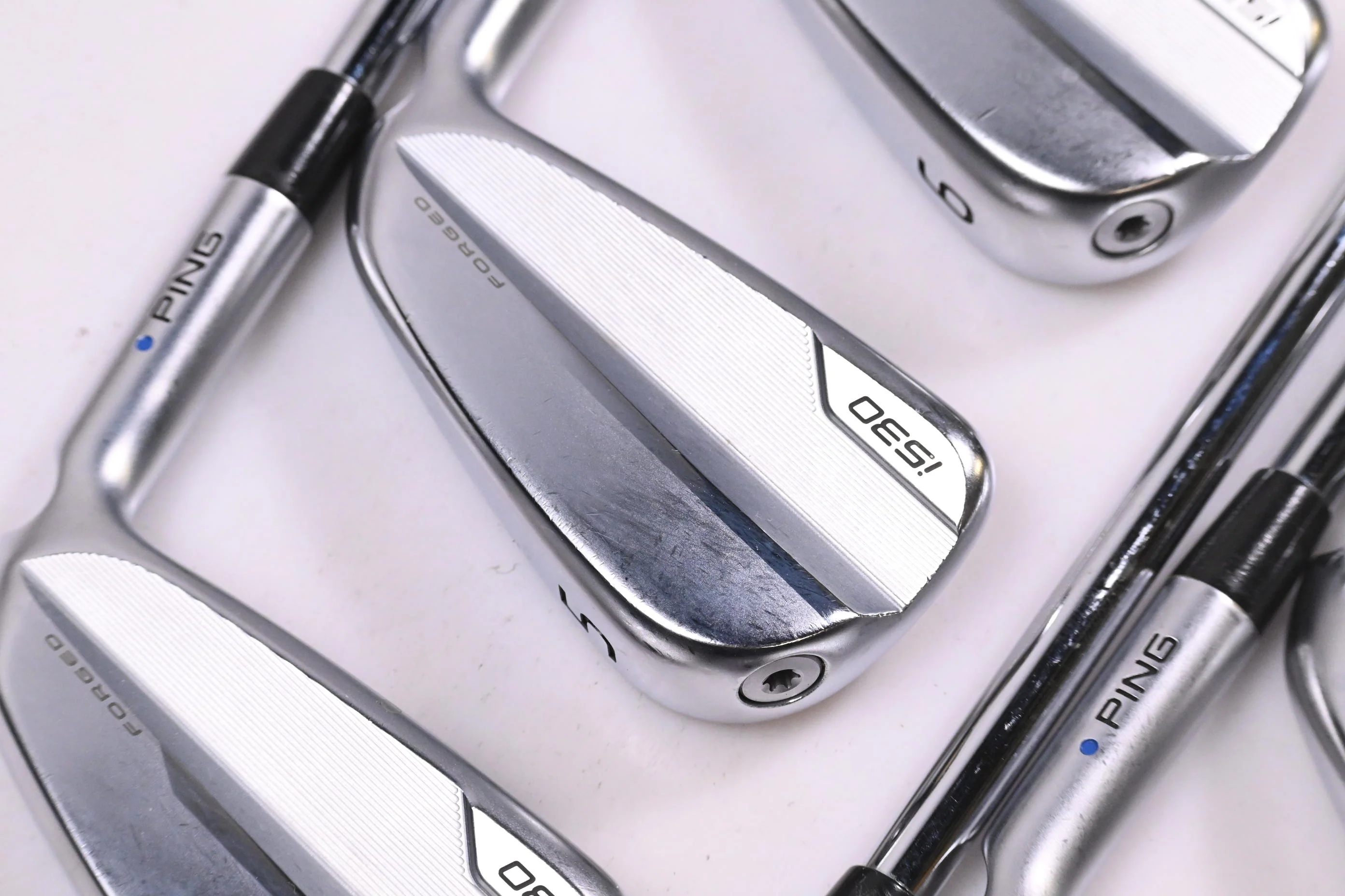 Ping i530 Irons / 4-PW / Blue Dot / Regular Flex Dynamic Gold Mid 100 R300 Shafts