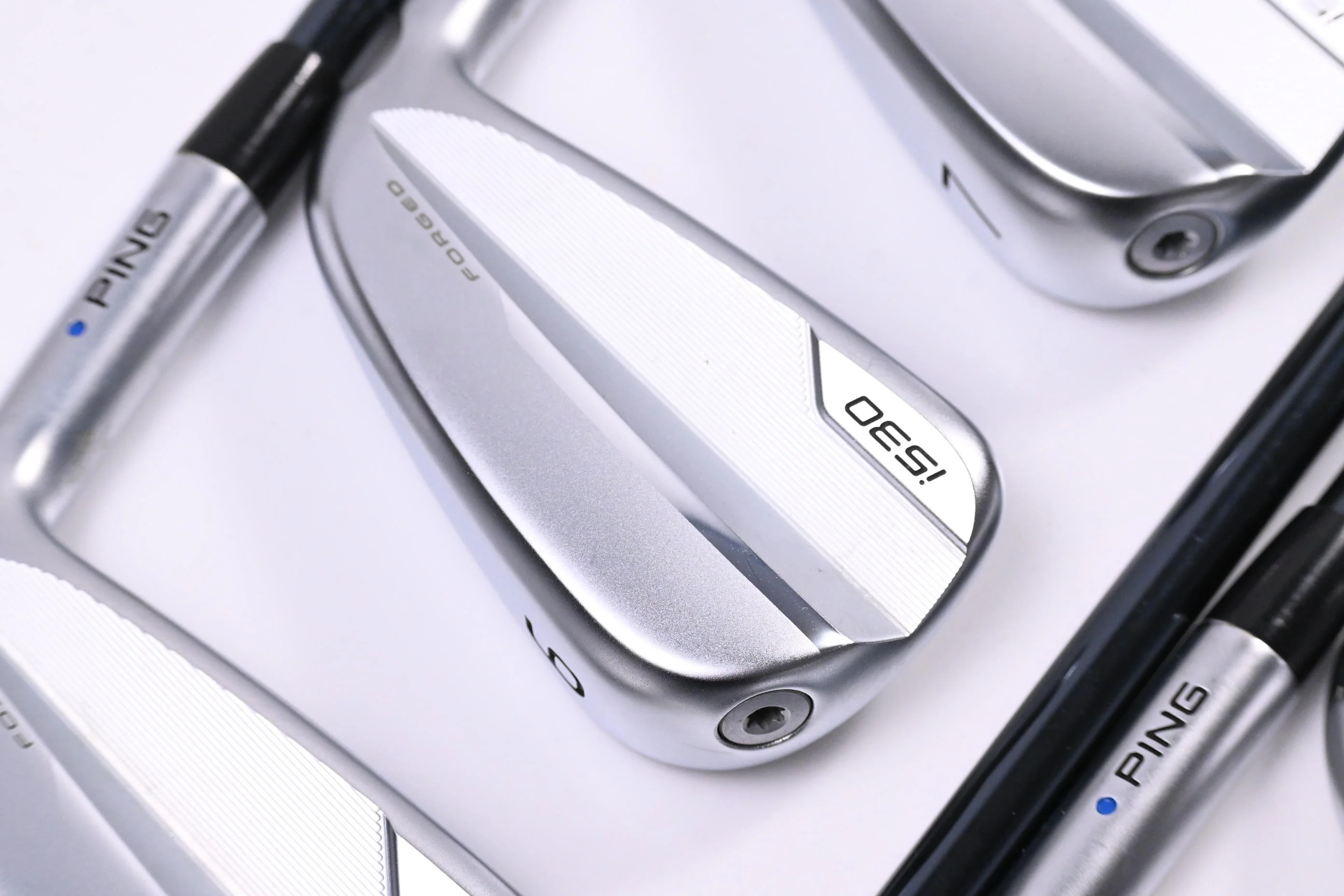 Ping i530 Irons / 5-PW+UW / Blue Dot / Stiff Flex UST Recoil Dart 75 Shafts