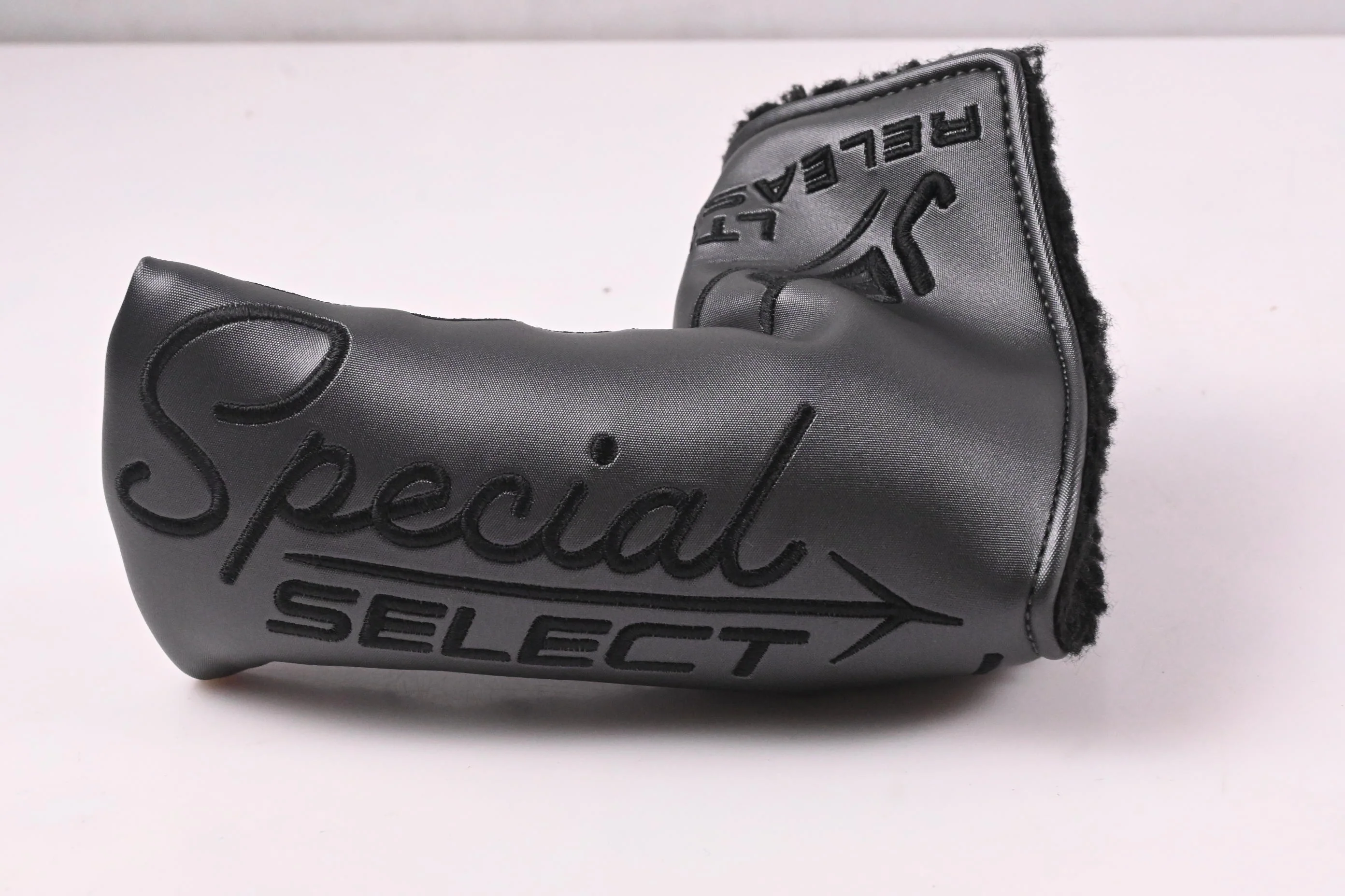 Scotty Cameron Special Select Jet Set Newport + Putter / 35 Inch - Image 9