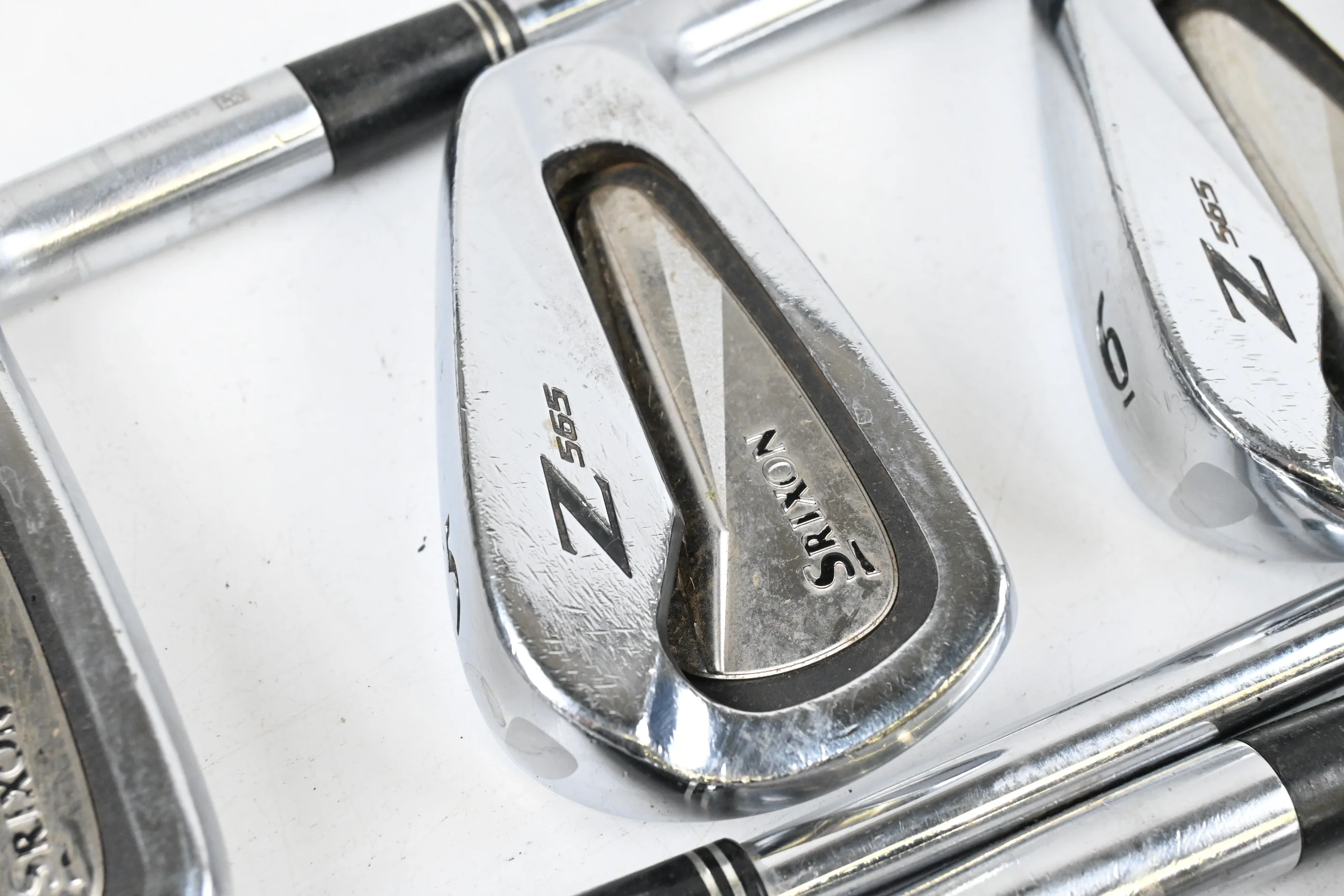 Srixon Z-565 Irons / 4-9 / X-Flex Dyanmic Gold X100 Shafts