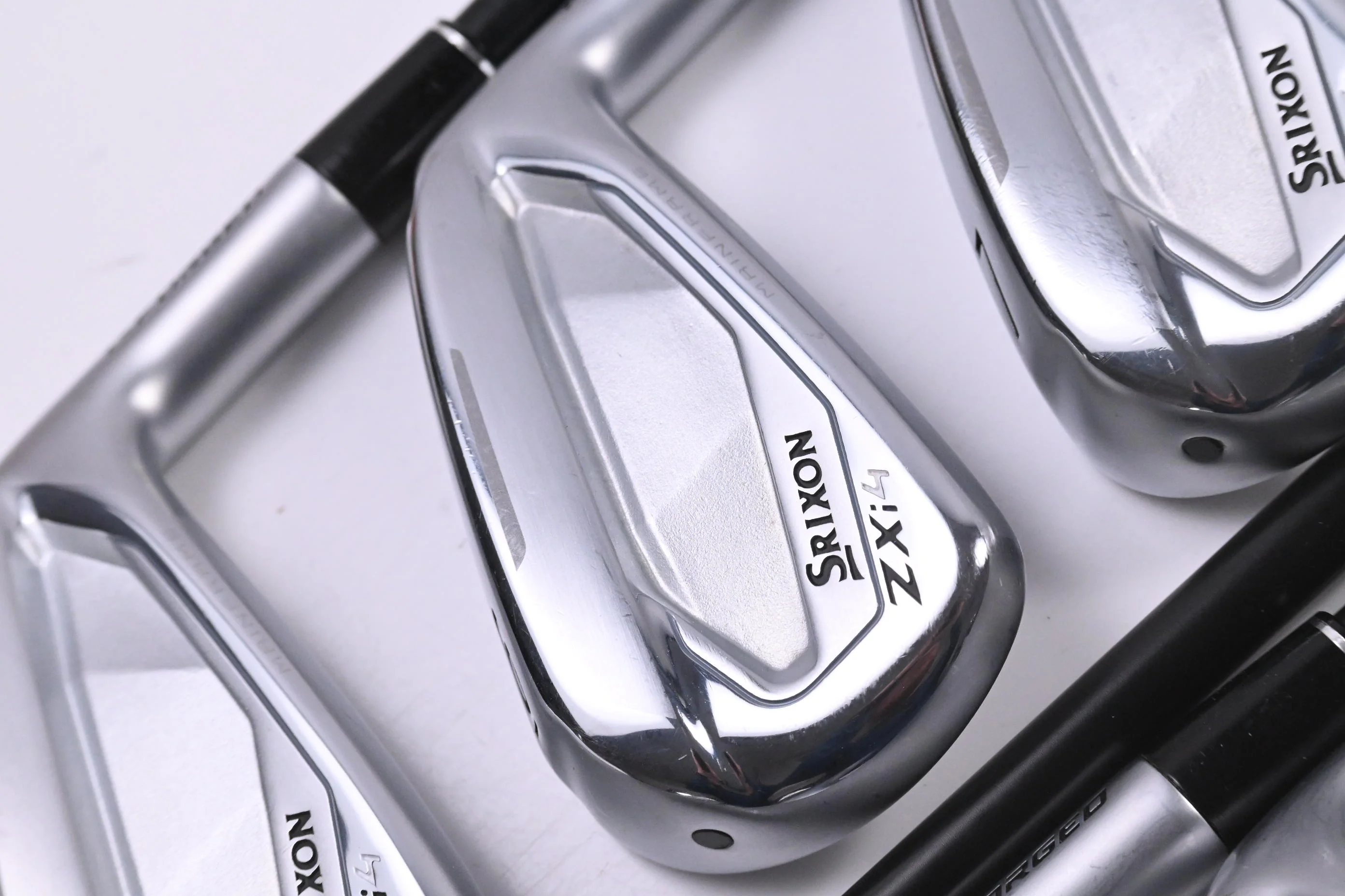 Srixon ZXi4 Irons / 5-PW+AW / Senior Flex UST Mamiya Helium Nanocore 601 Shafts