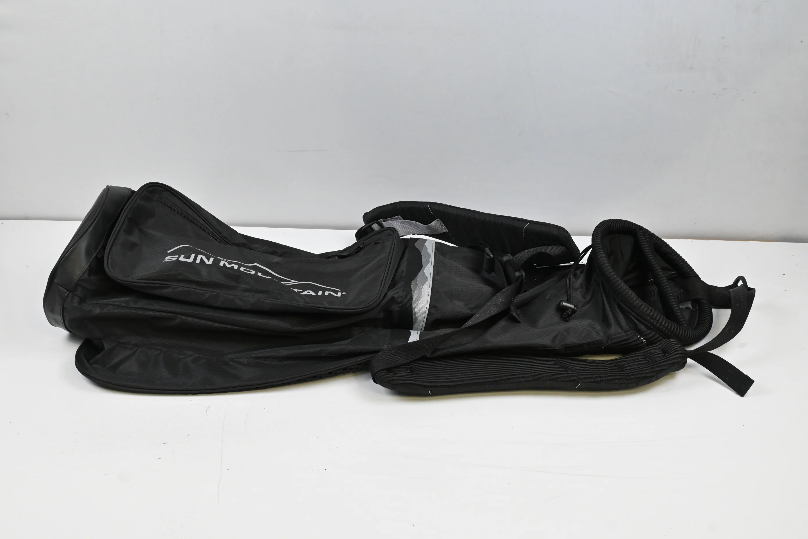 Sun Mountain Pencil Bag / 2-Way Divider / Black, Grey