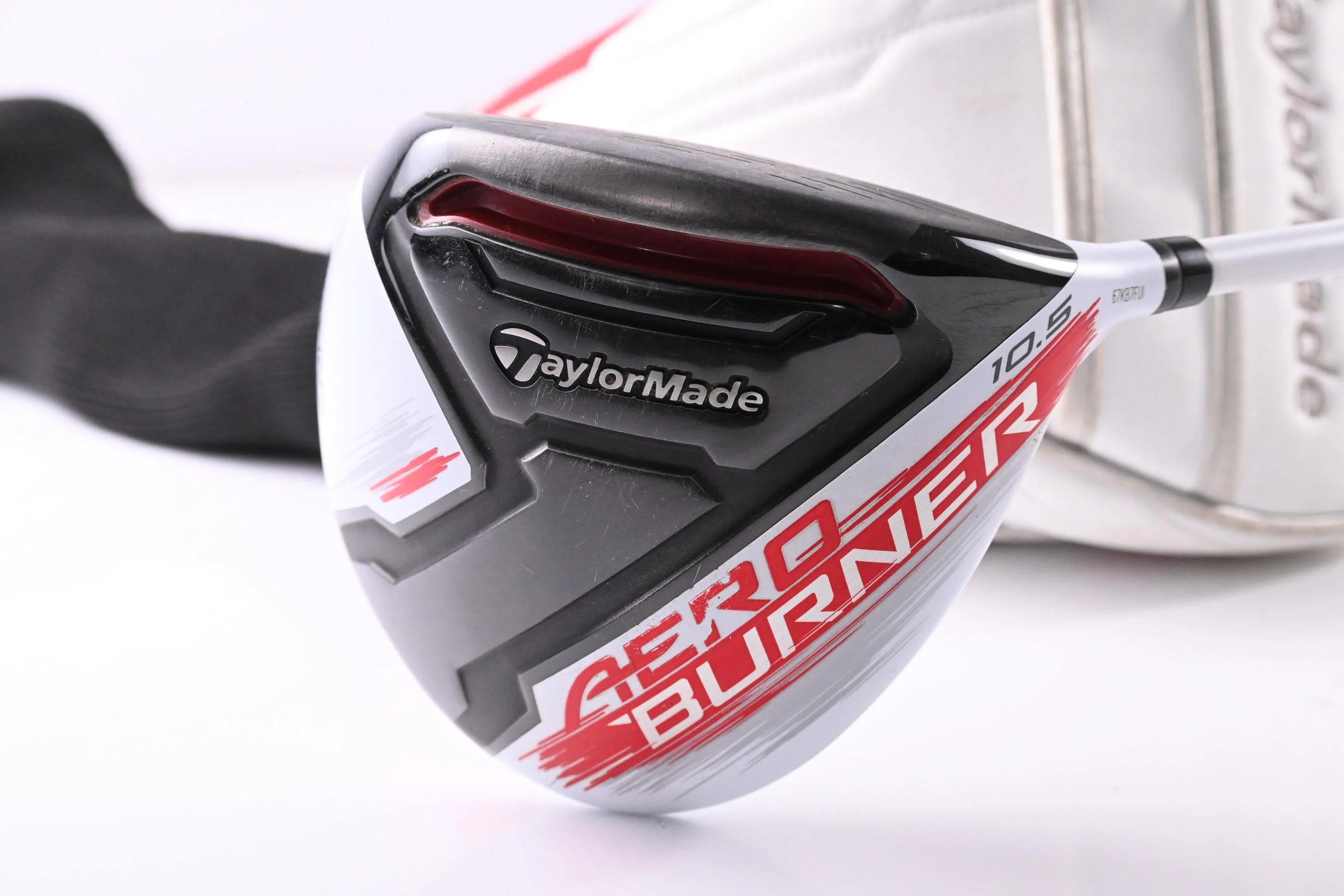 Taylormade Aeroburner Driver / 10.5 Degree / Regular Flex Matrix Speed Rul-Z 50 - Image 2