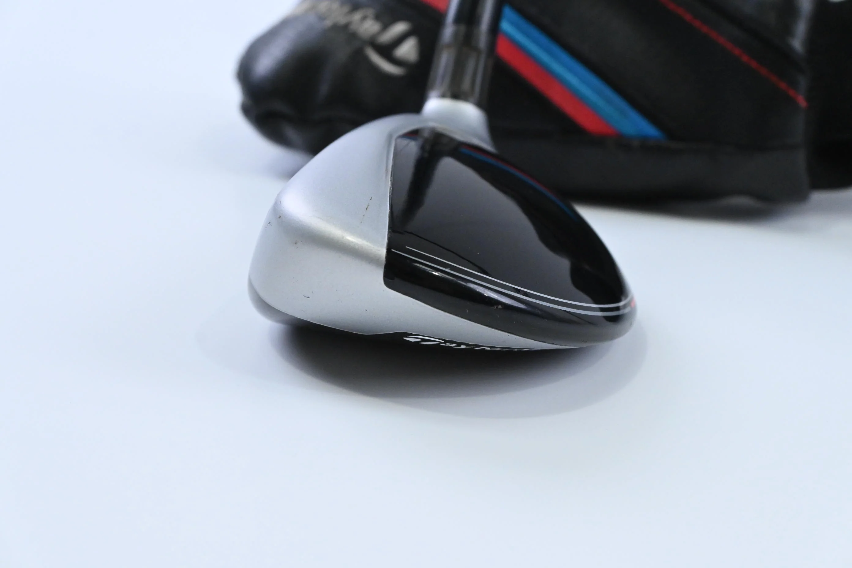 Left Hand Taylormade M4 #4 Hybrid / 22 Degree / Regular Flex Atmos Red 6 - Image 3