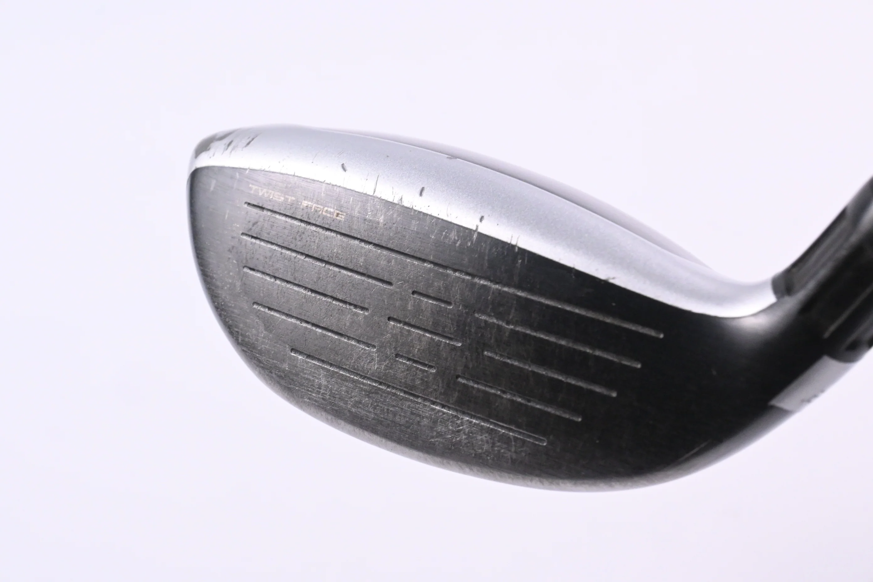 Taylormade M6 #4 Hybrid / 22 Degree / Regular Flex Fujikura Atmos Orange 6 Shaft - Image 4