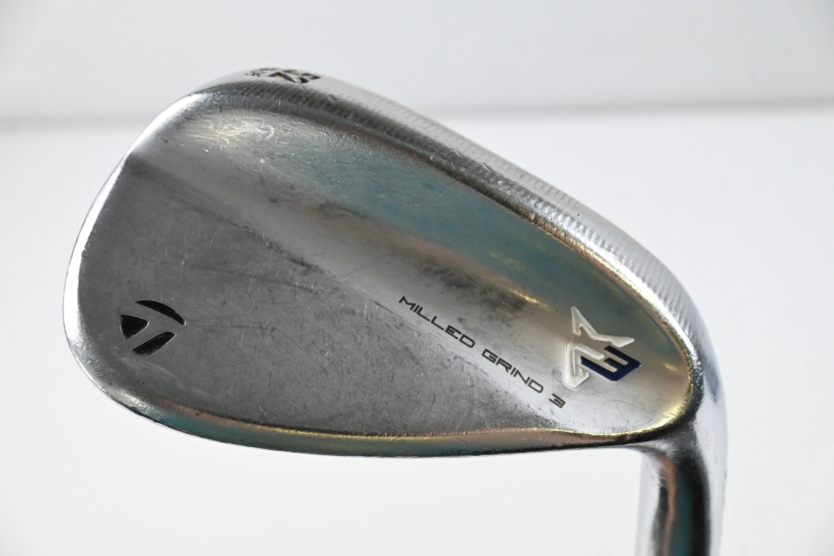 Taylormade Milled Grind 3 Chrome Gap Wedge / 52 Degree / Stiff Flex Dynamic Gold