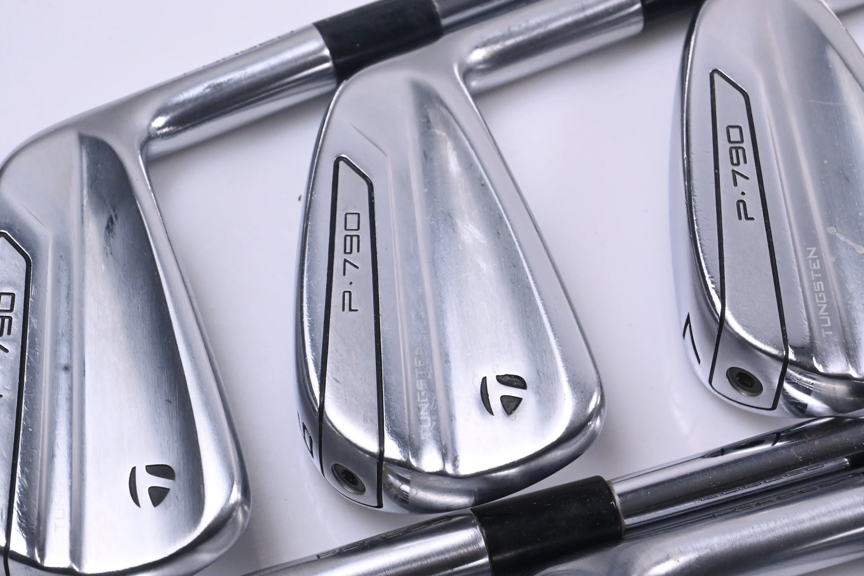 Taylormade P790 2019 Irons / 5-PW / Regular Flex Dynamic Gold 105 R300 Shafts