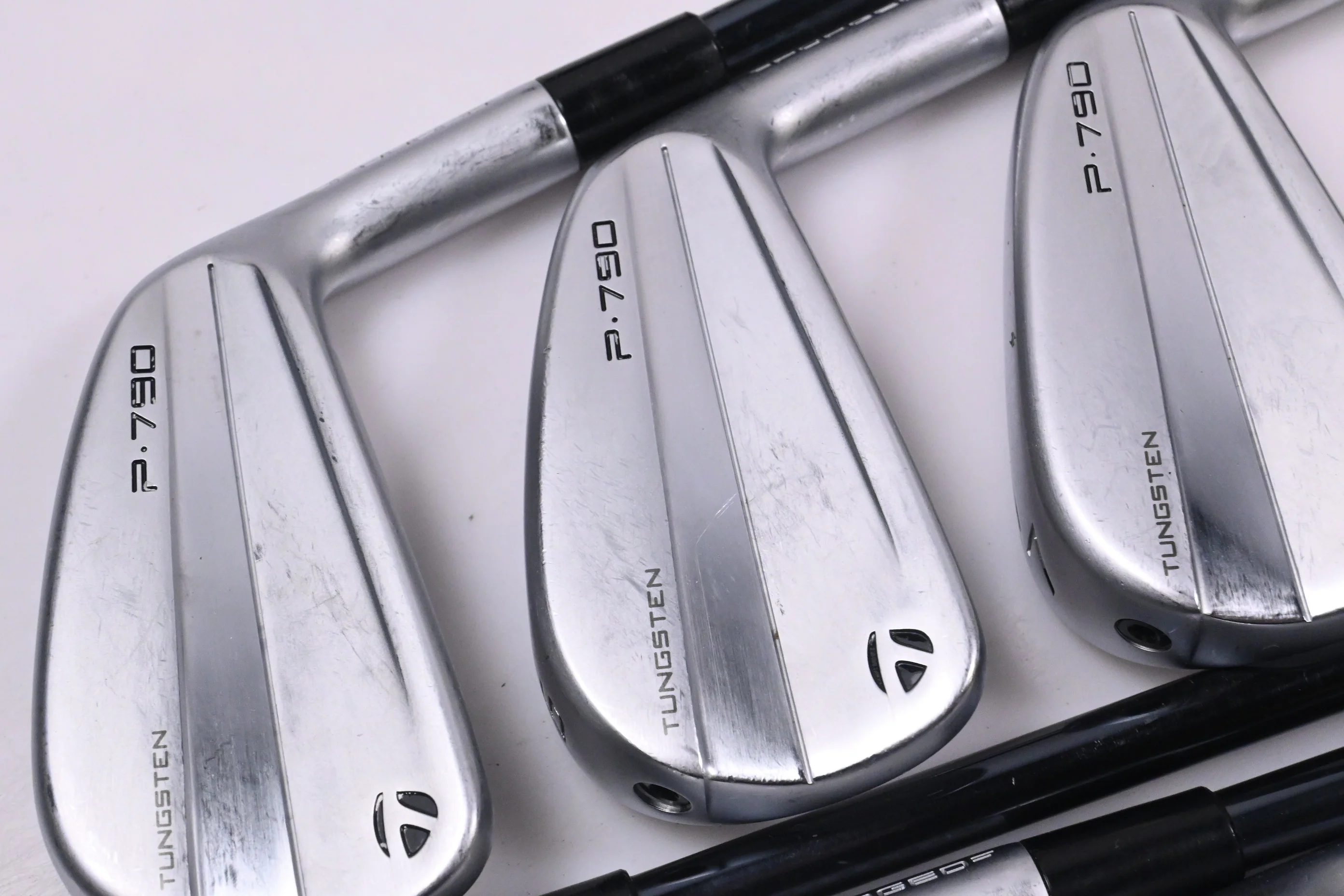 Taylormade P790 2023 Irons / 5-PW+GW / Regular Flex UST Recoil Dart 90 Shafts