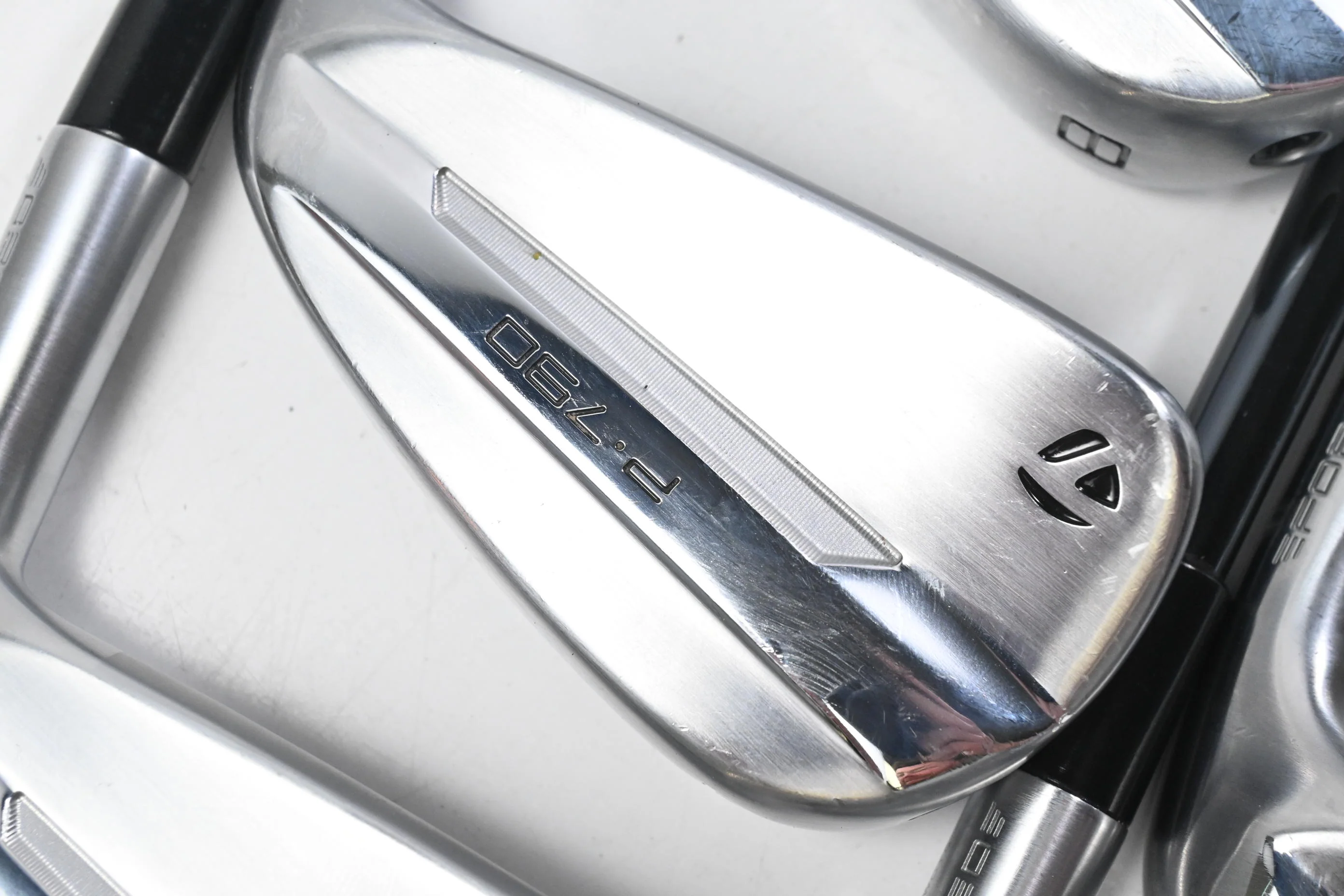 Taylormade P790 2025 Irons / 6-PW+GW / Regular Flex UST Recoil Dart 90 Shafts