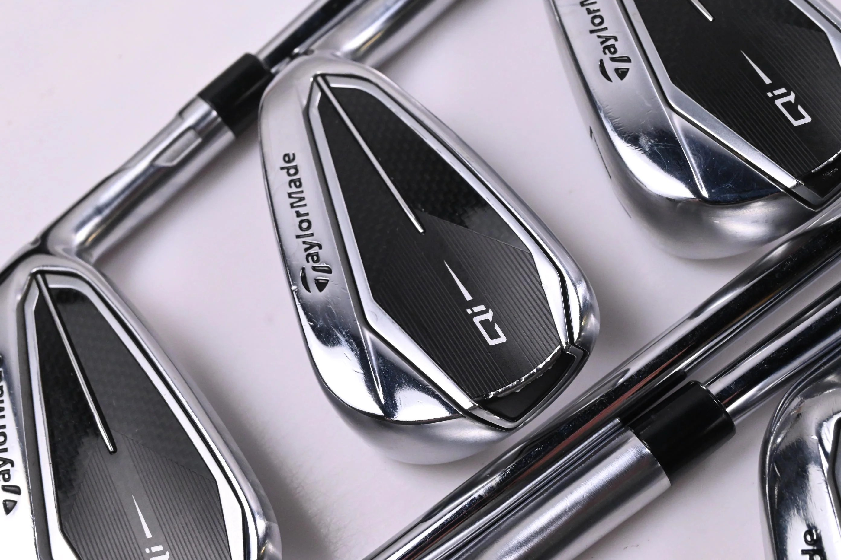 Taylormade Qi Irons / 5-PW+SW / Regular Flex KBS MAX MT 85 Shafts