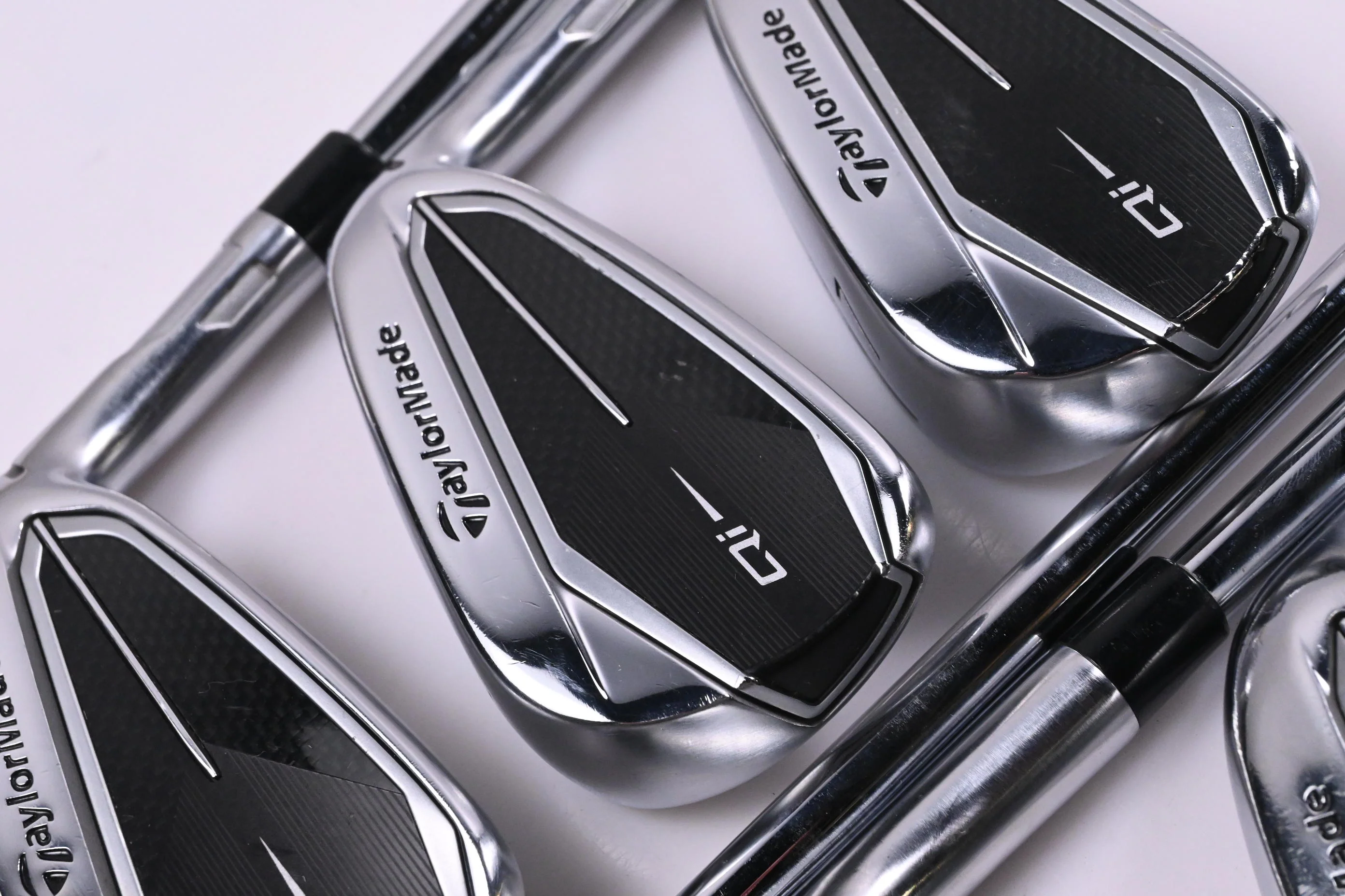 Taylormade Qi Irons / 5-PW+SW / Regular Flex KBS MAX MT 85 Shafts