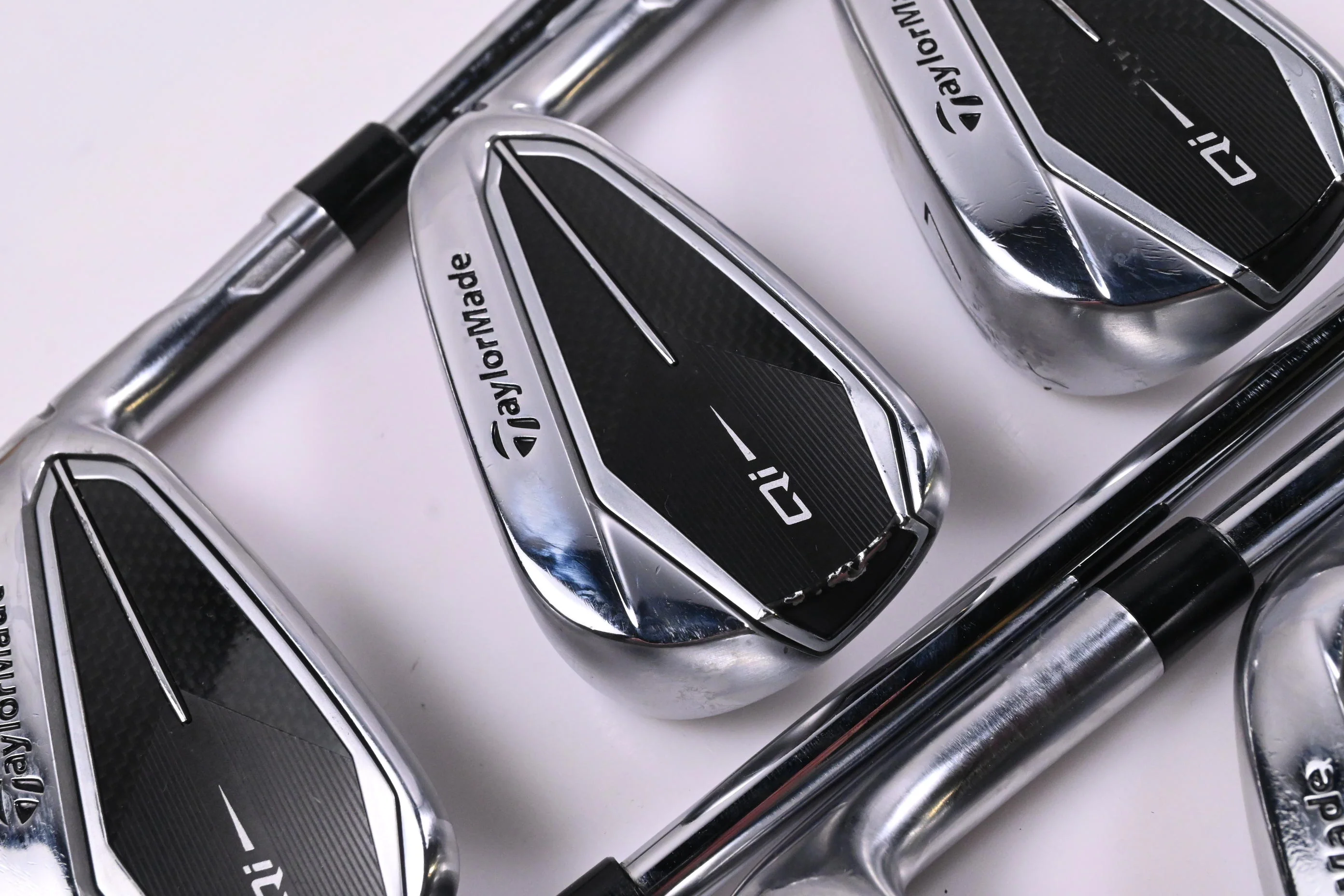 Taylormade Qi Irons / 5-PW+SW / Regular Flex KBS MAX MT 85 Shafts