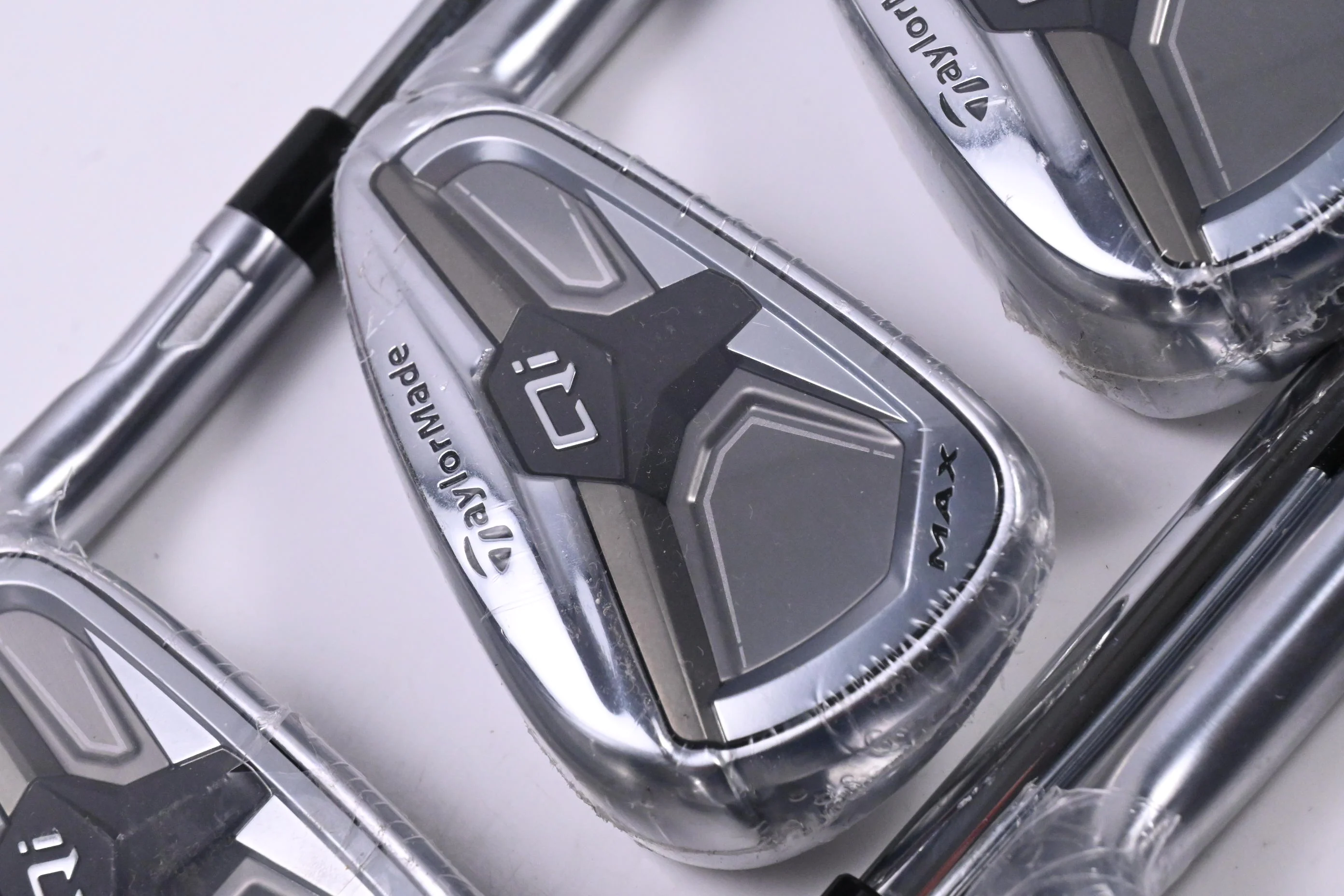 Taylormade Qi Max Irons / 5-PW / Regular Flex KBS MAX MT 85 Shafts
