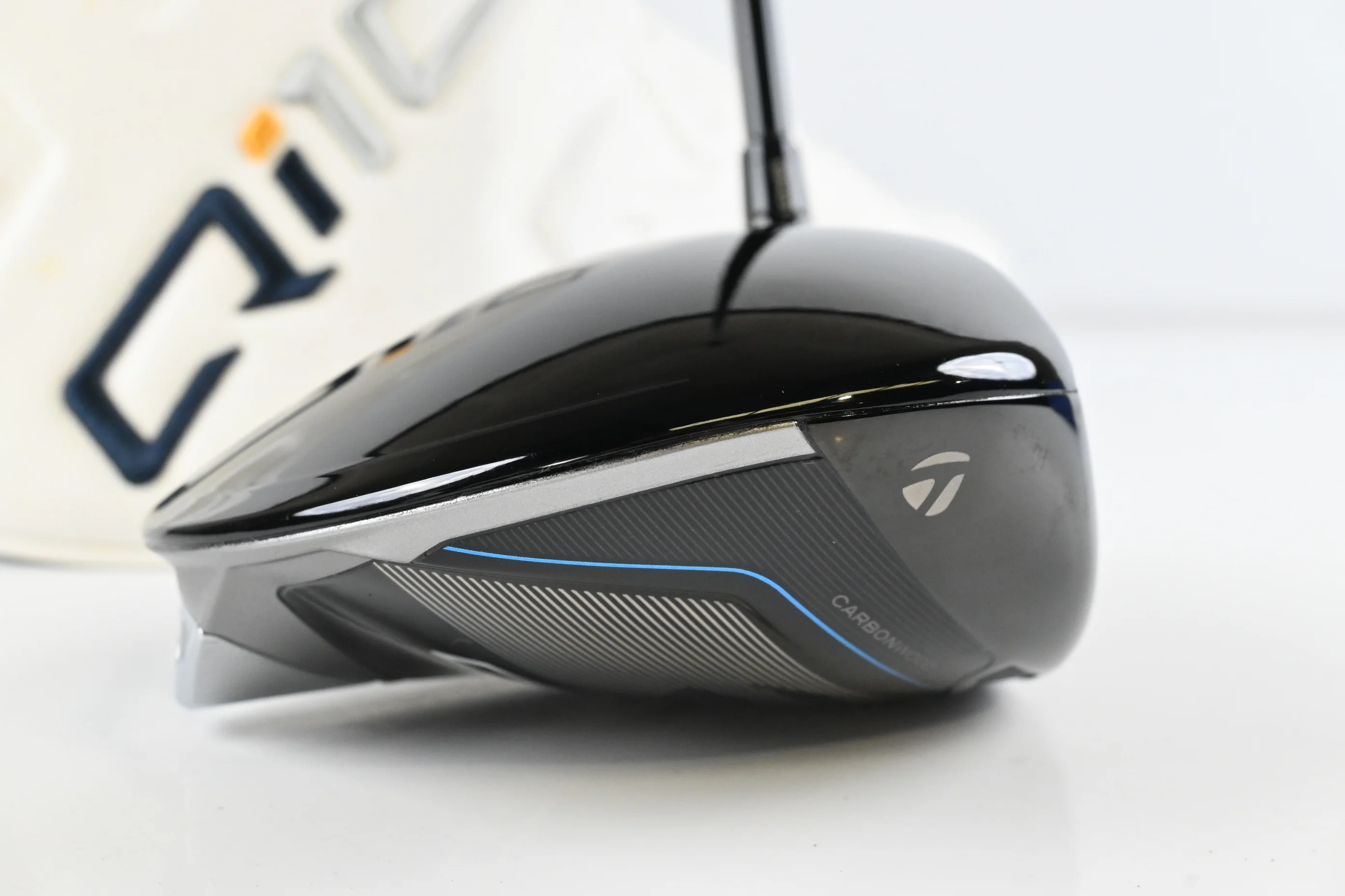 Taylormade Qi10 Driver / 10.5 Degree / Stiff Flex Kai'li White 70 Shaft - Image 3