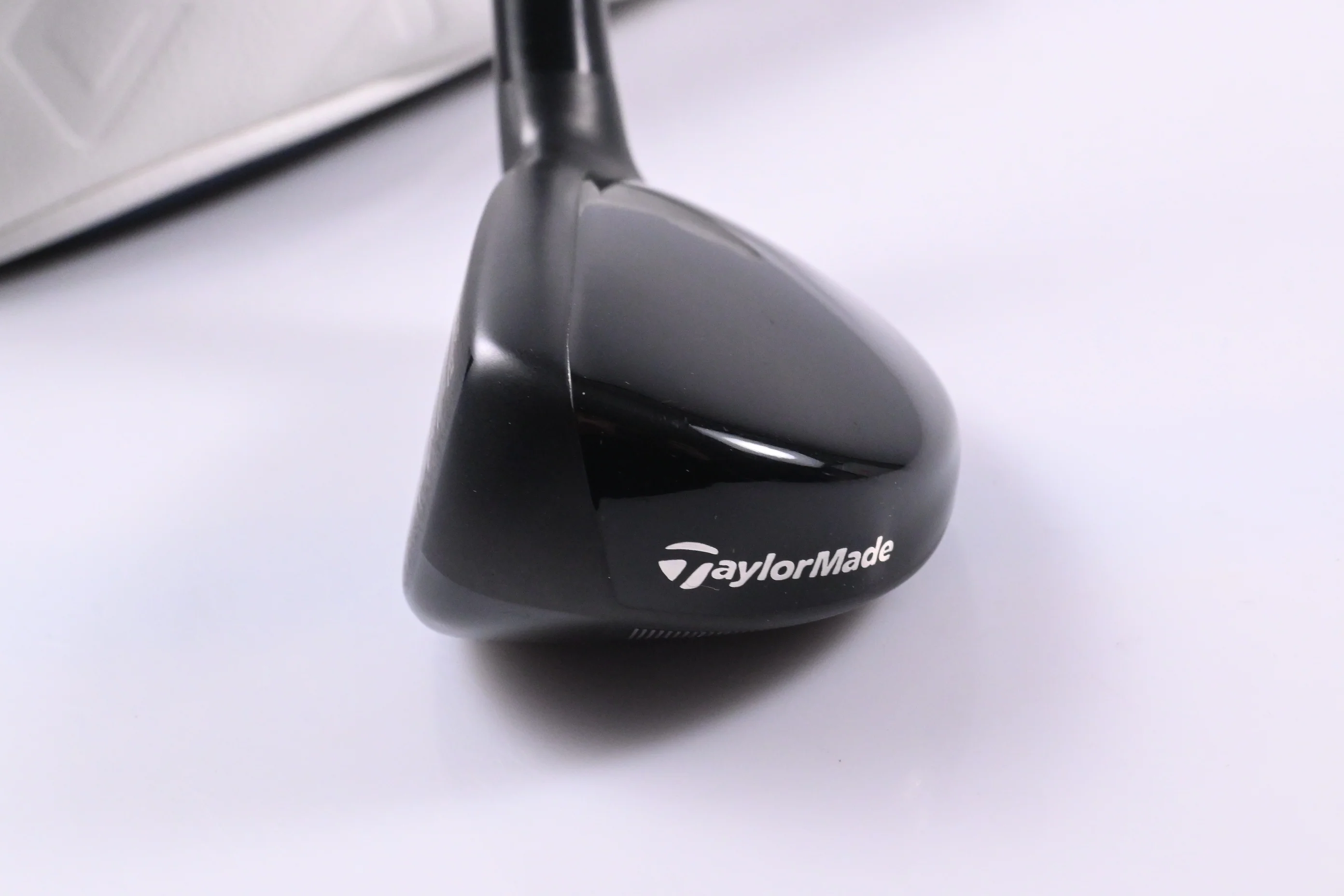 Left hand Taylormade Qi10 Tour #3 Hybrid / 19.5 Degree / Stiff Flex Tensei AV - Image 3