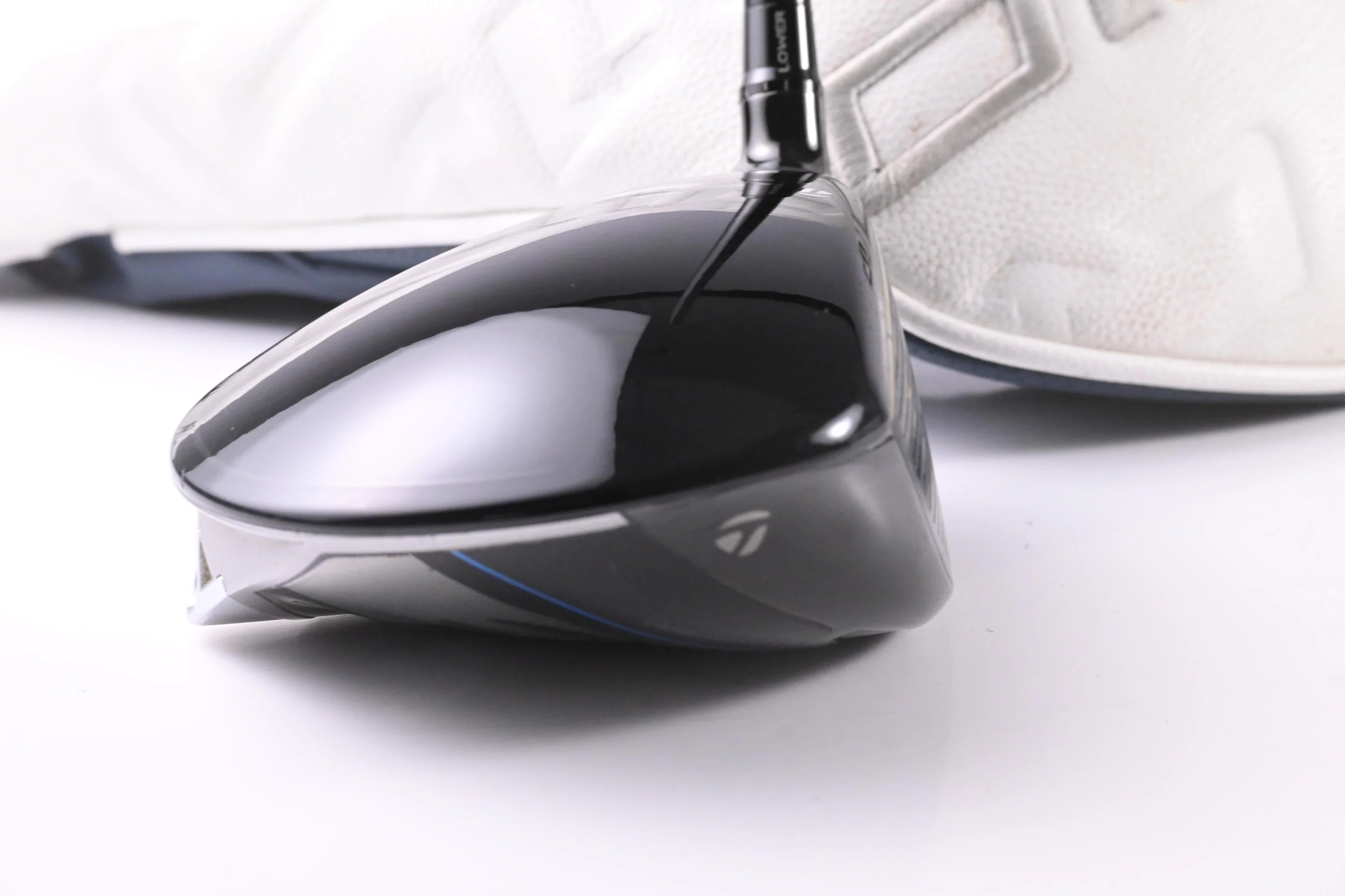 Taylormade Qi10 LS Driver / 10.5 Degree / X-Flex Kai'li White 70 Shaft - Image 3