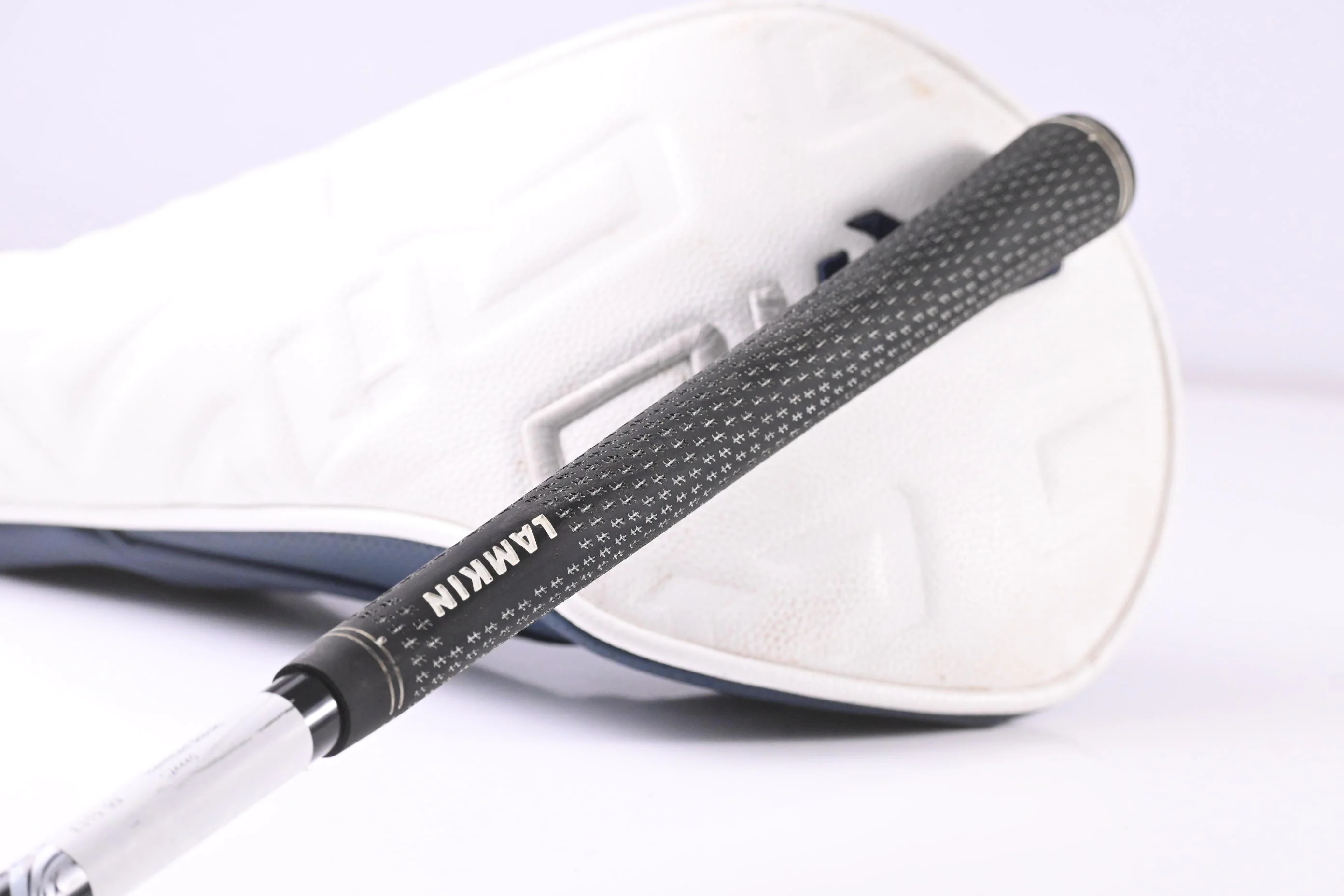 Taylormade Qi10 LS Driver / 10.5 Degree / X-Flex Kai'li White 70 Shaft - Image 8