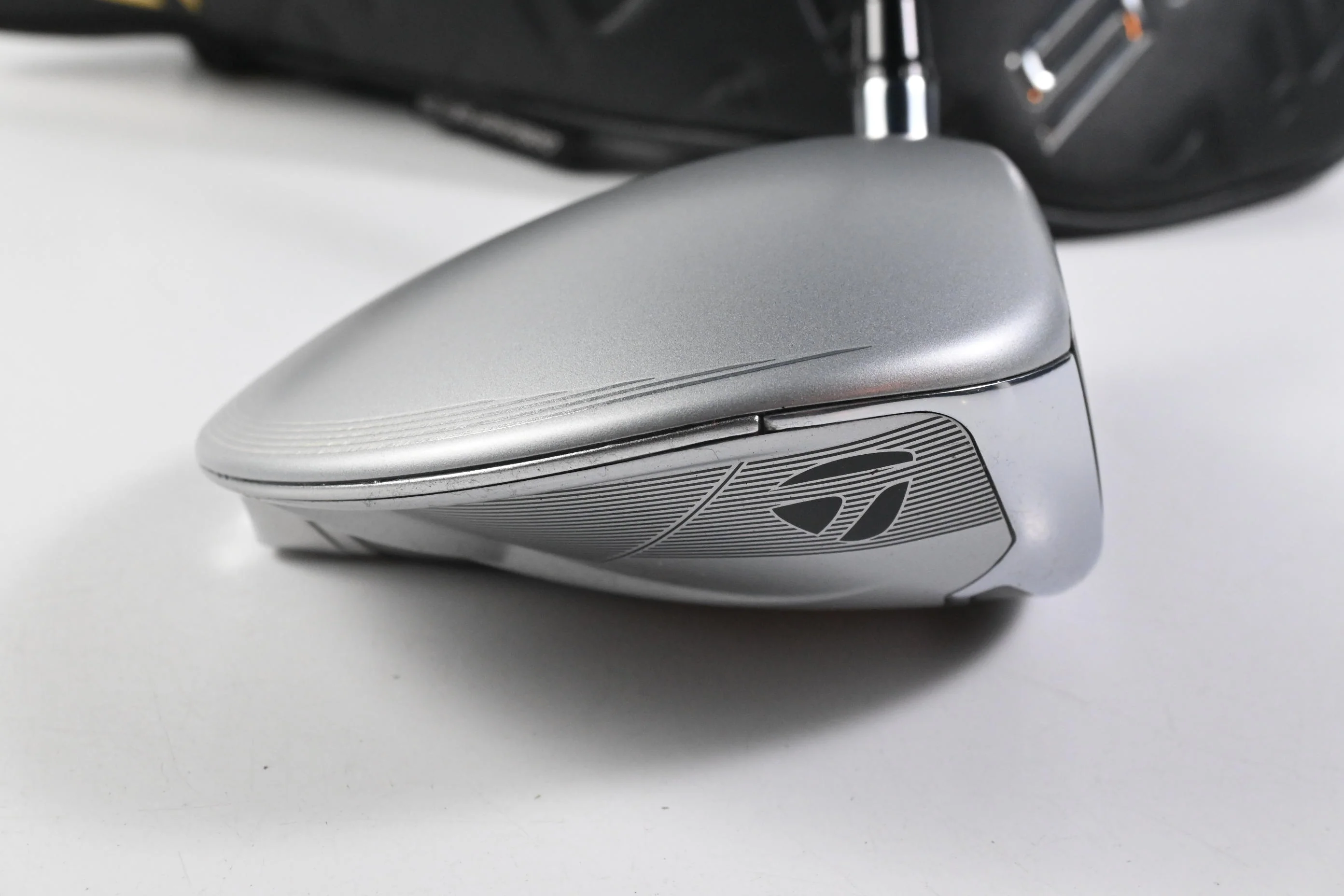 Taylormade Qi35 Designer Series Driver / 10.5 Degree / Regular Flex Diamana T+60 - Image 3