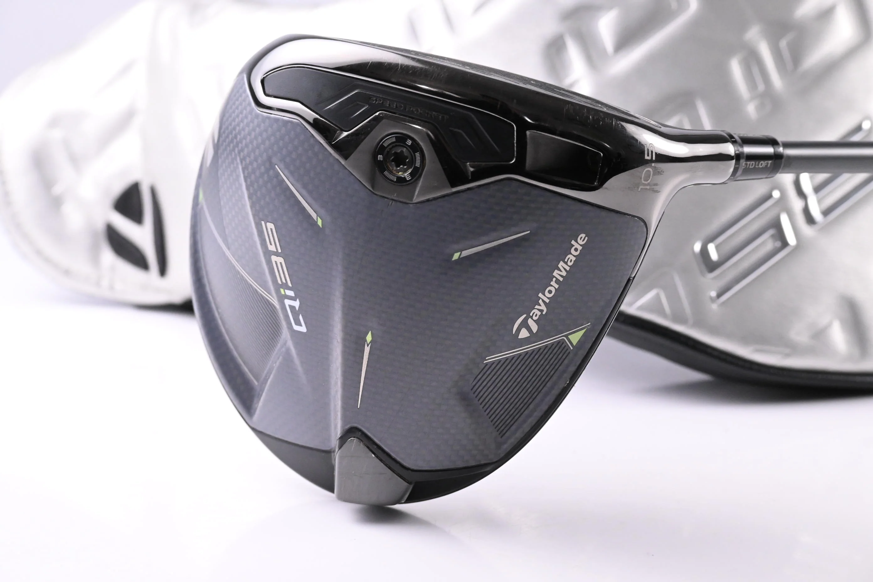 Taylormade Qi35 Driver / 10.5 Degree / X-Flex HZRDUS Smoke Green 60 Shaft - Image 2