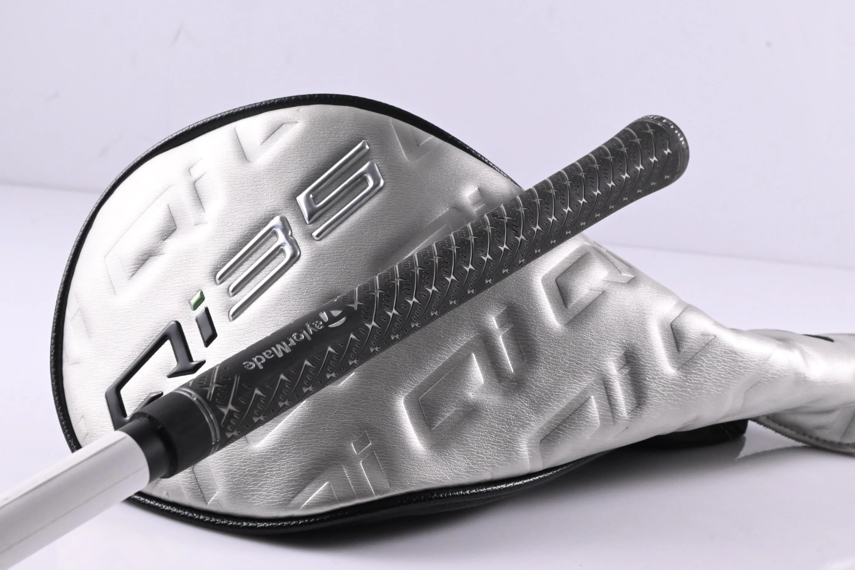 Taylormade Qi35 Driver / 9 Degree / Senior Flex Fujikura Air Speeder 50 Shaft - Image 8