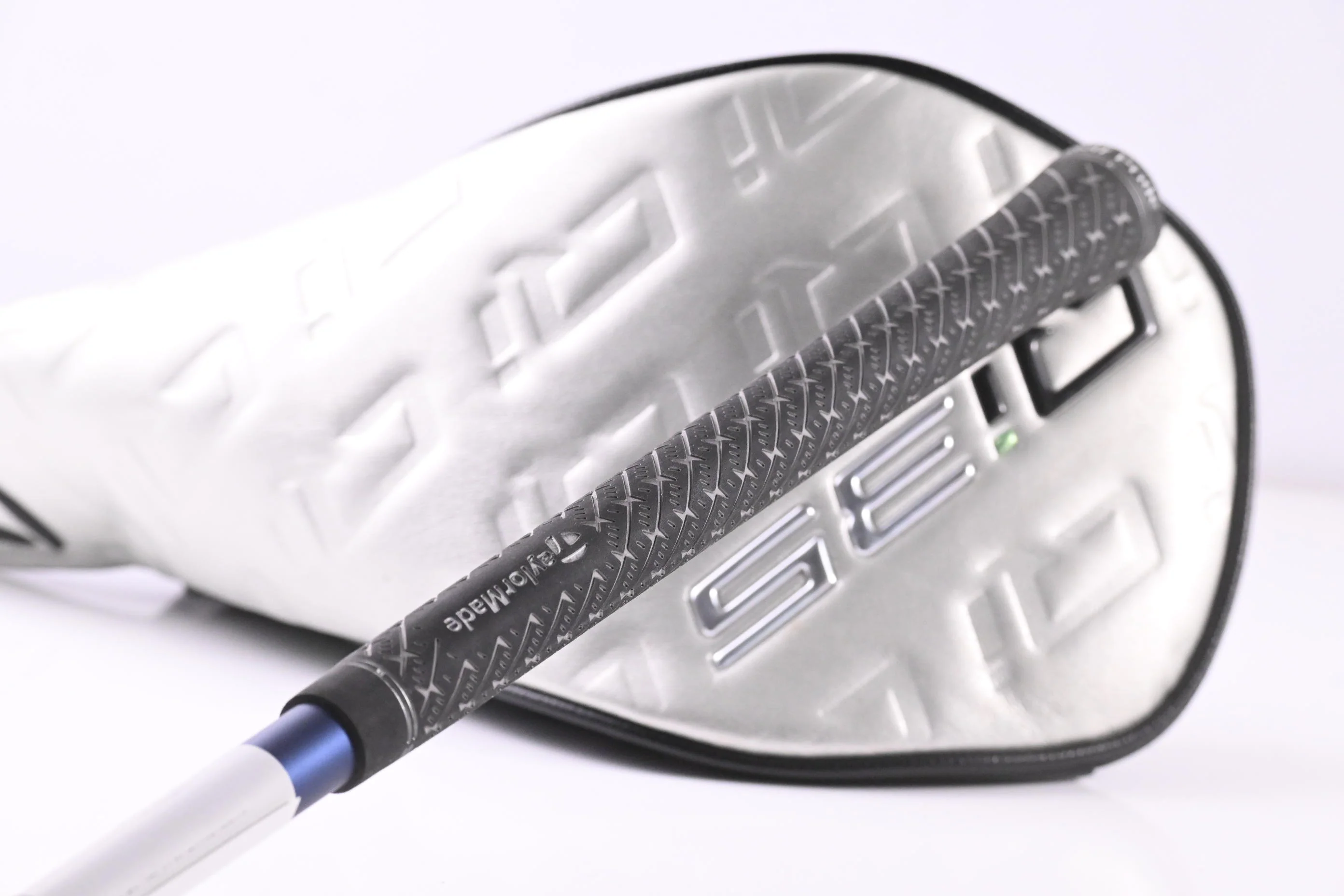 Taylormade Qi35 Driver / 10.5 Degree / Regular Flex Fujikura Ventus Blue 5 Shaft - Image 8