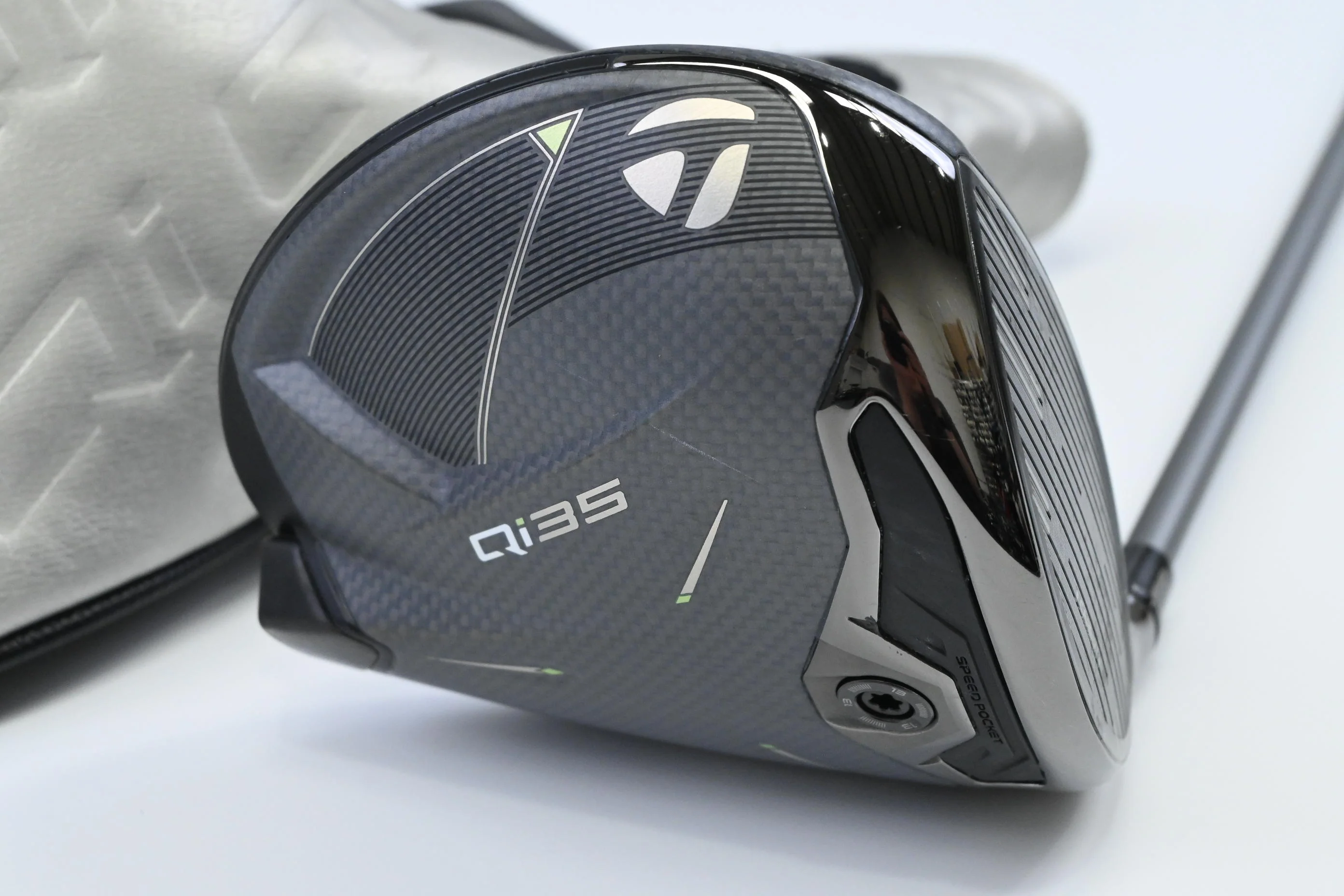 Taylormade Qi35 Driver / 10.5 Degree / Regular Flex Fujikura AirSpeeder 50 Shaft