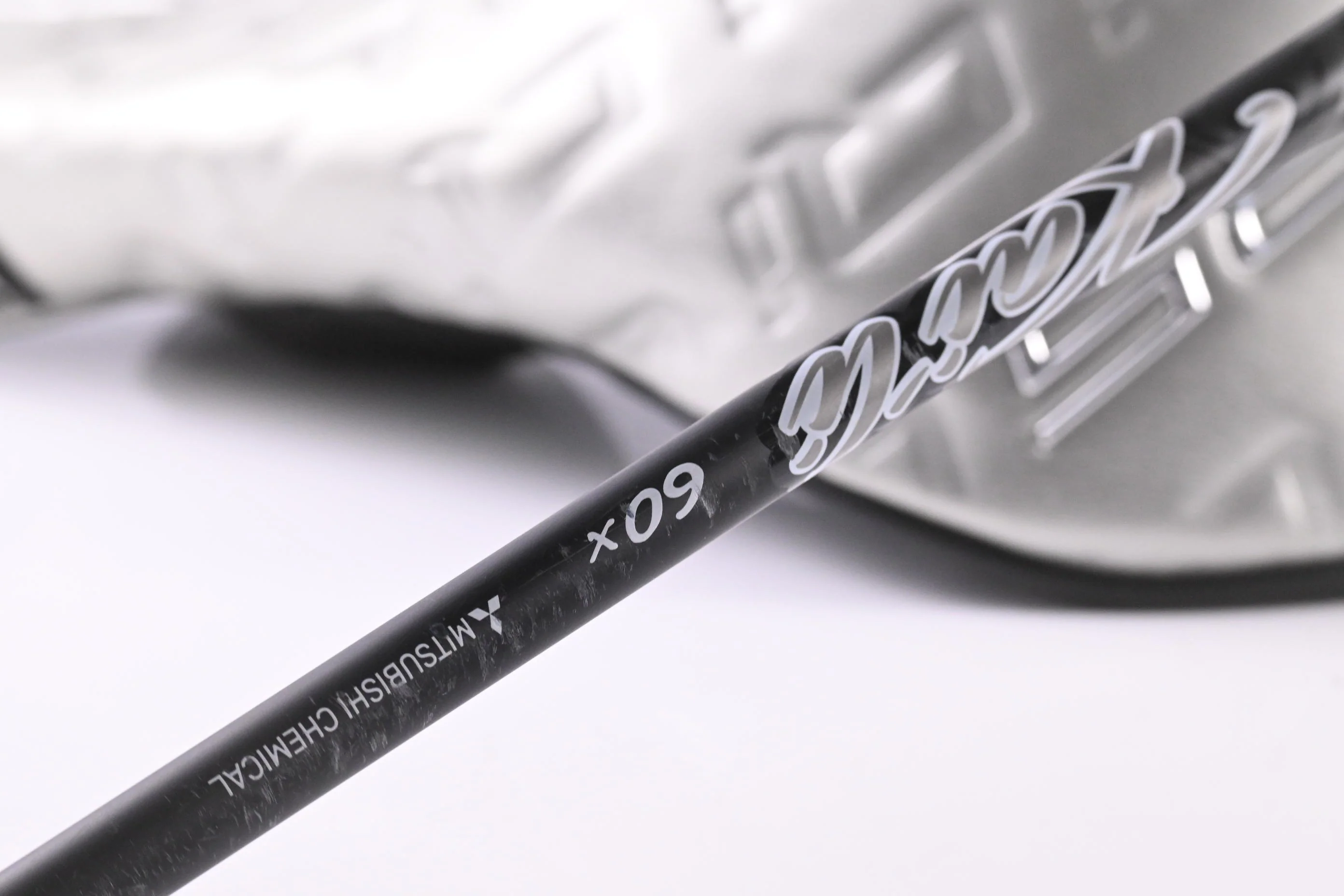 Taylormade Qi35 Driver / 10.5 Degree / X-Flex Kai`li Dark Waves White 60 Shaft - Image 6