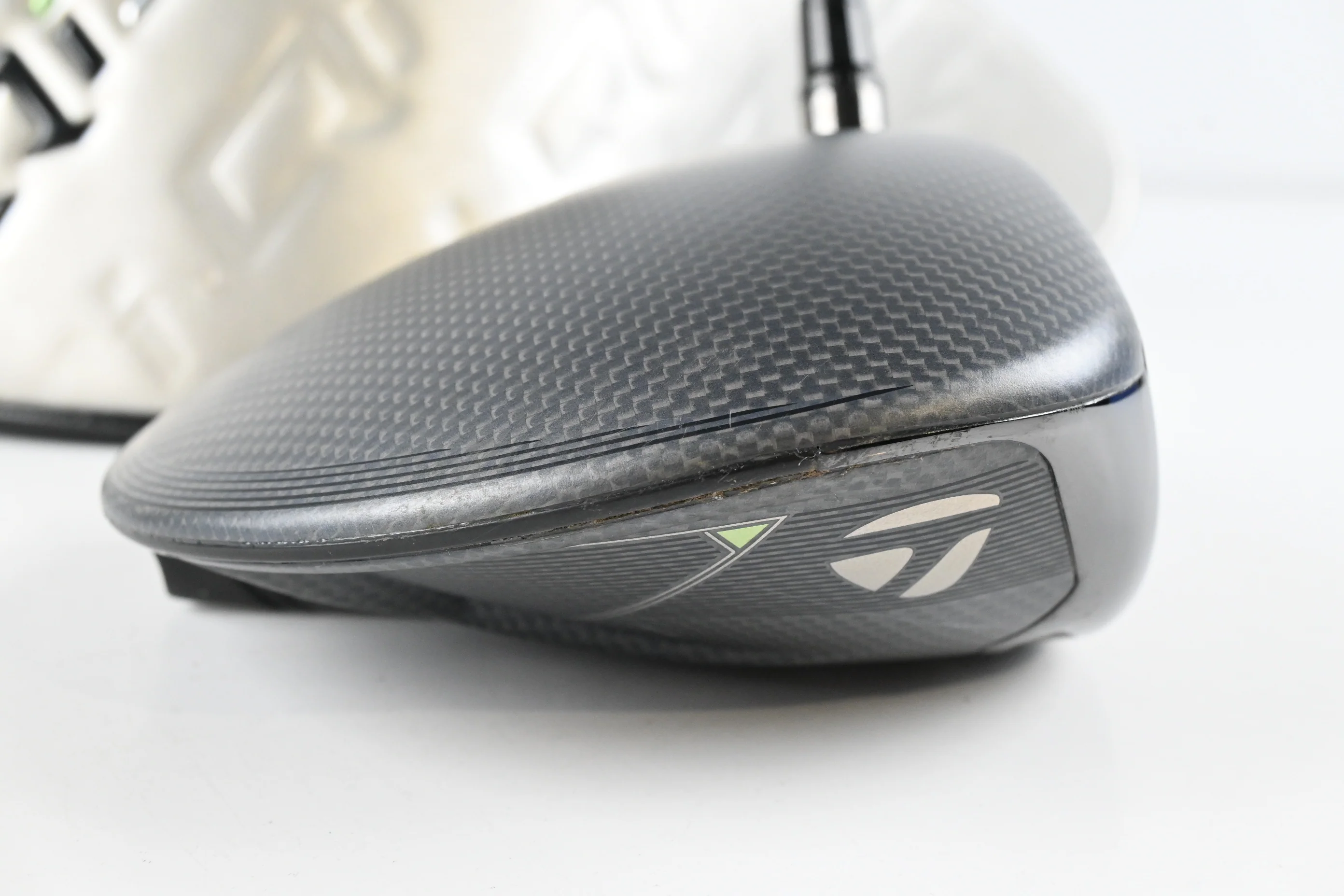 Taylormade Qi35 Driver / 10.5 Degree / Senior Flex UST Helium 4 Shaft - Image 3