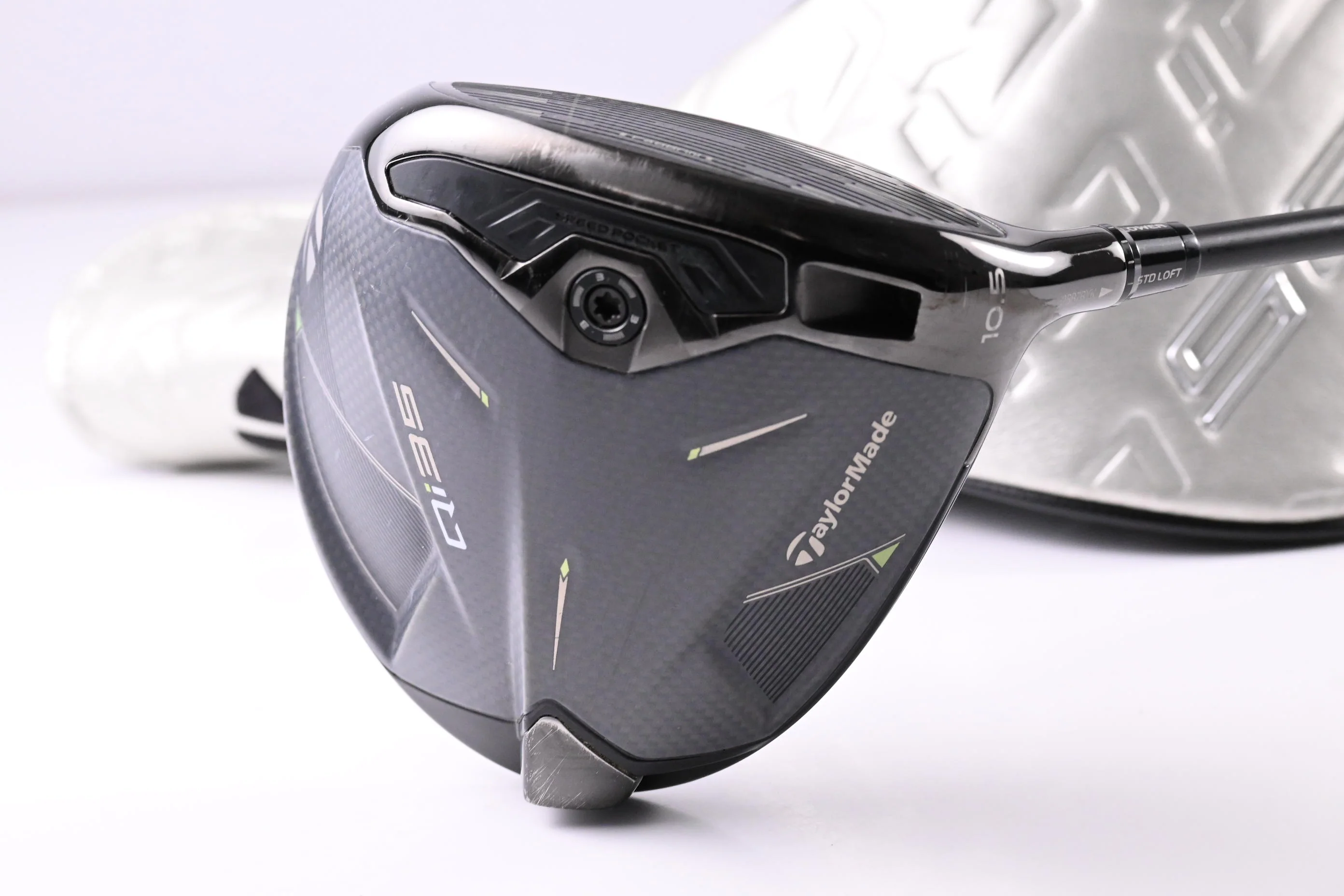 Taylormade Qi35 Driver / 10.5 Degree / Regular Flex Fujikura Ventus Blue 5 Shaft - Image 2