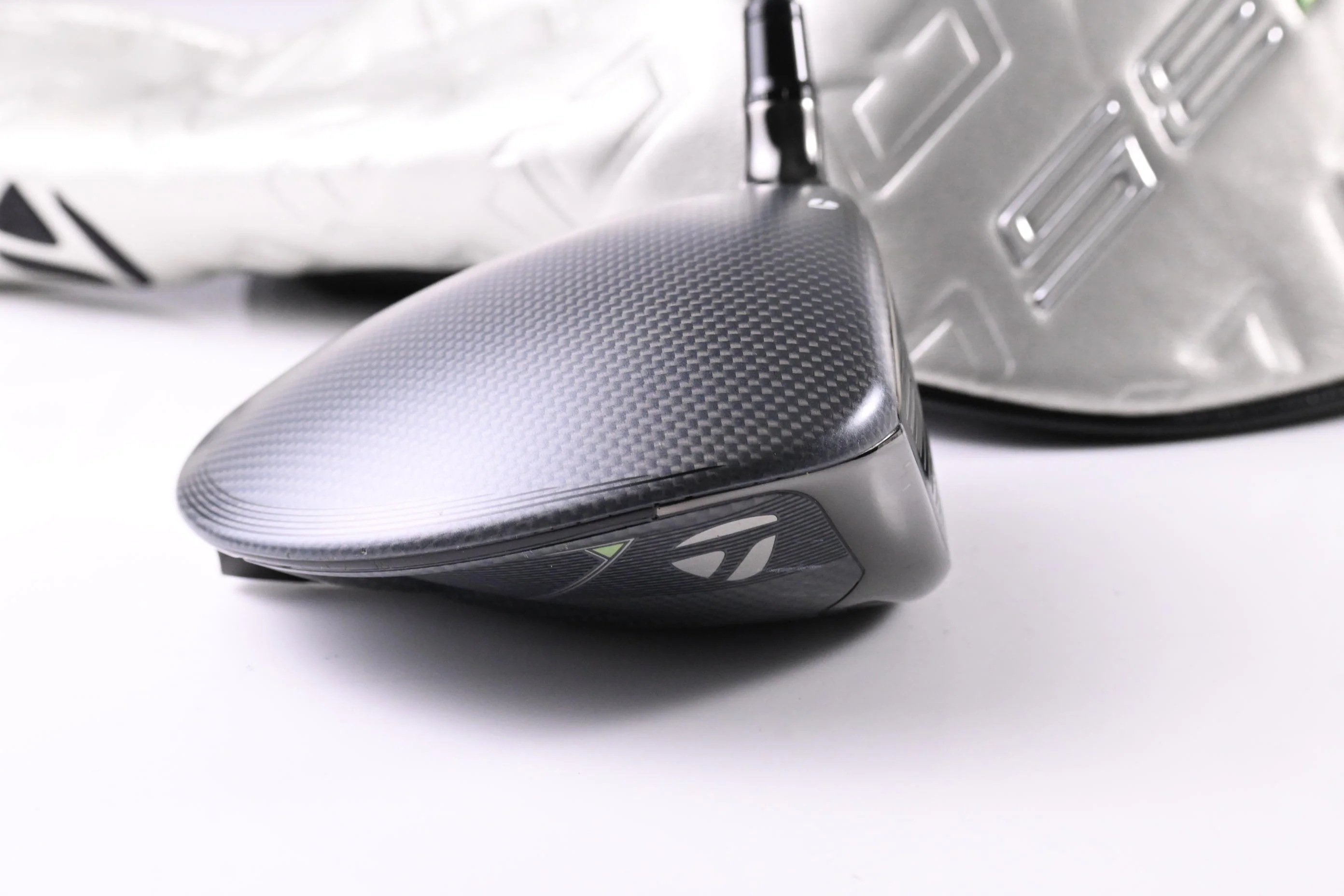 Taylormade Qi35 Driver / 10.5 Degree / Regular Flex Fujikura Ventus Blue 5 Shaft - Image 3