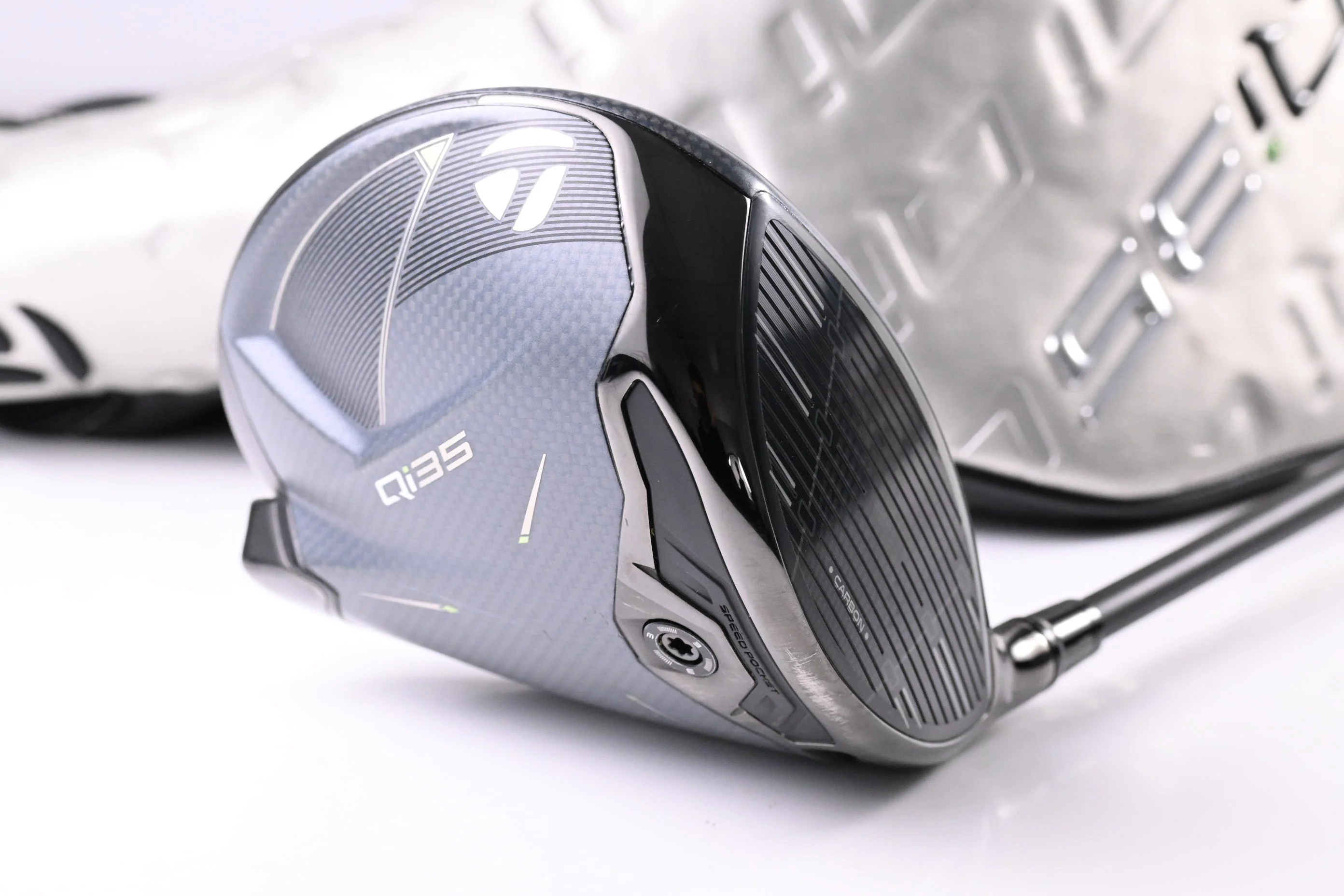 Taylormade Qi35 Driver / 9 Degree / Regular Flex Mitsubishi Vanquish 5 Shaft