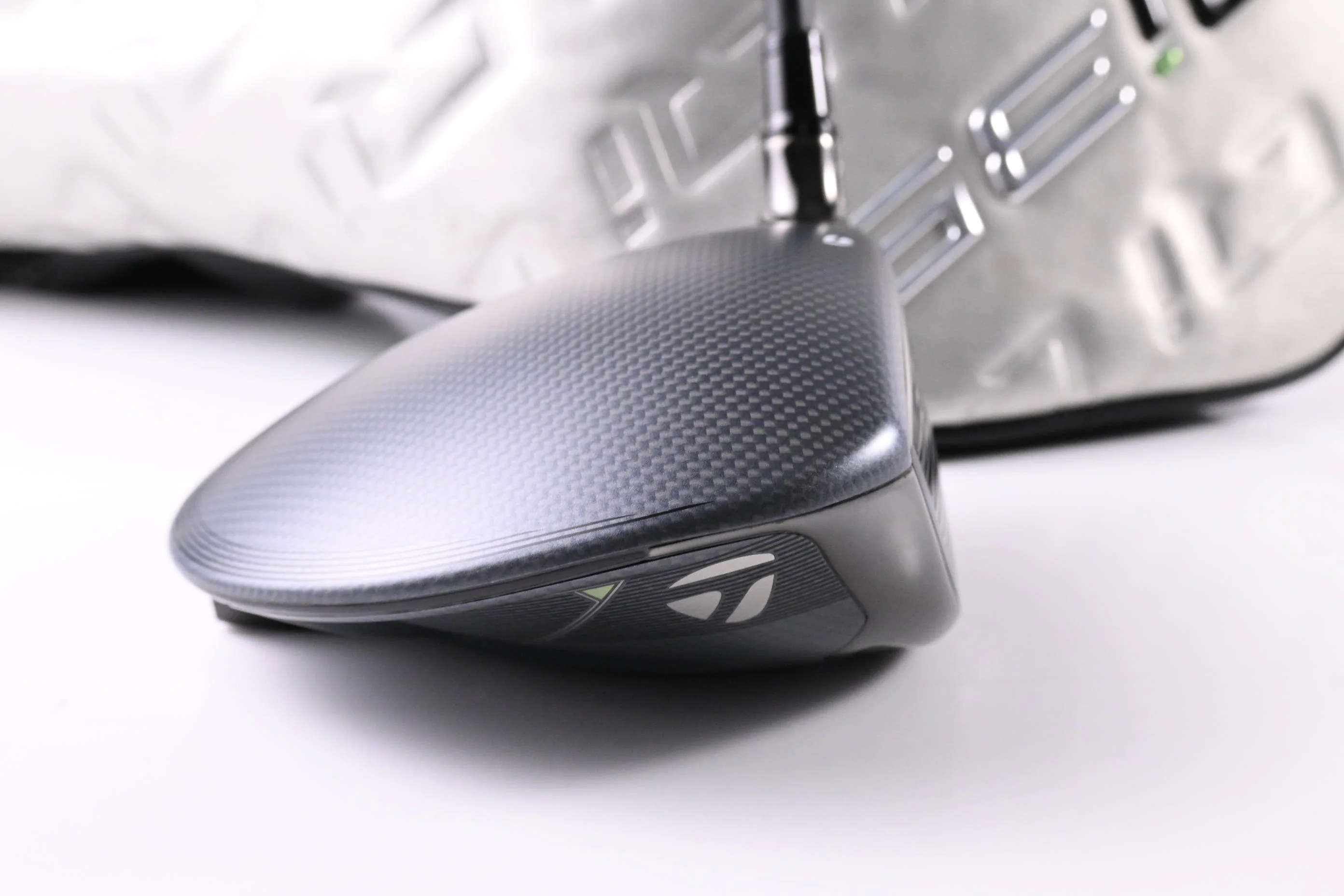 Taylormade Qi35 Driver / 9 Degree / Regular Flex Mitsubishi Vanquish 5 Shaft - Image 3