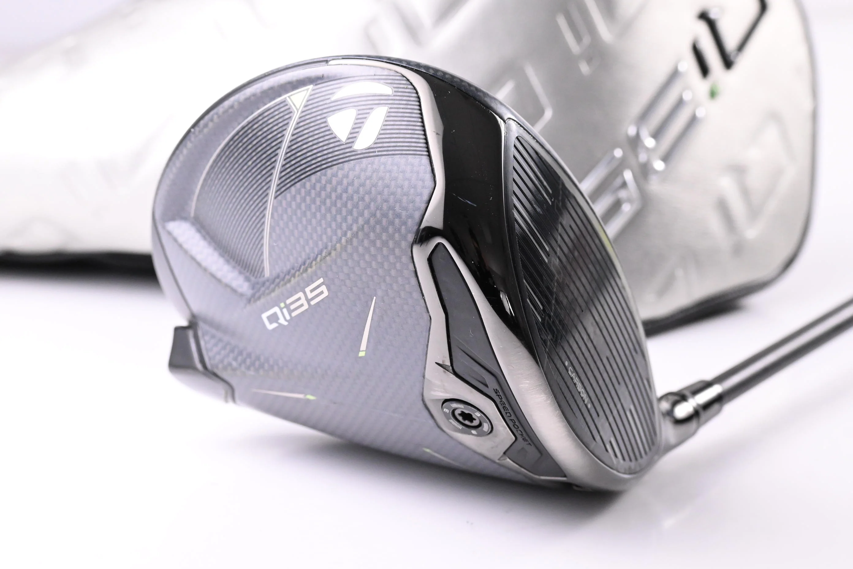 Taylormade Qi35 Driver / 10.5 Degree / Regular Flex Fujikura Ventus Blue 5 Shaft