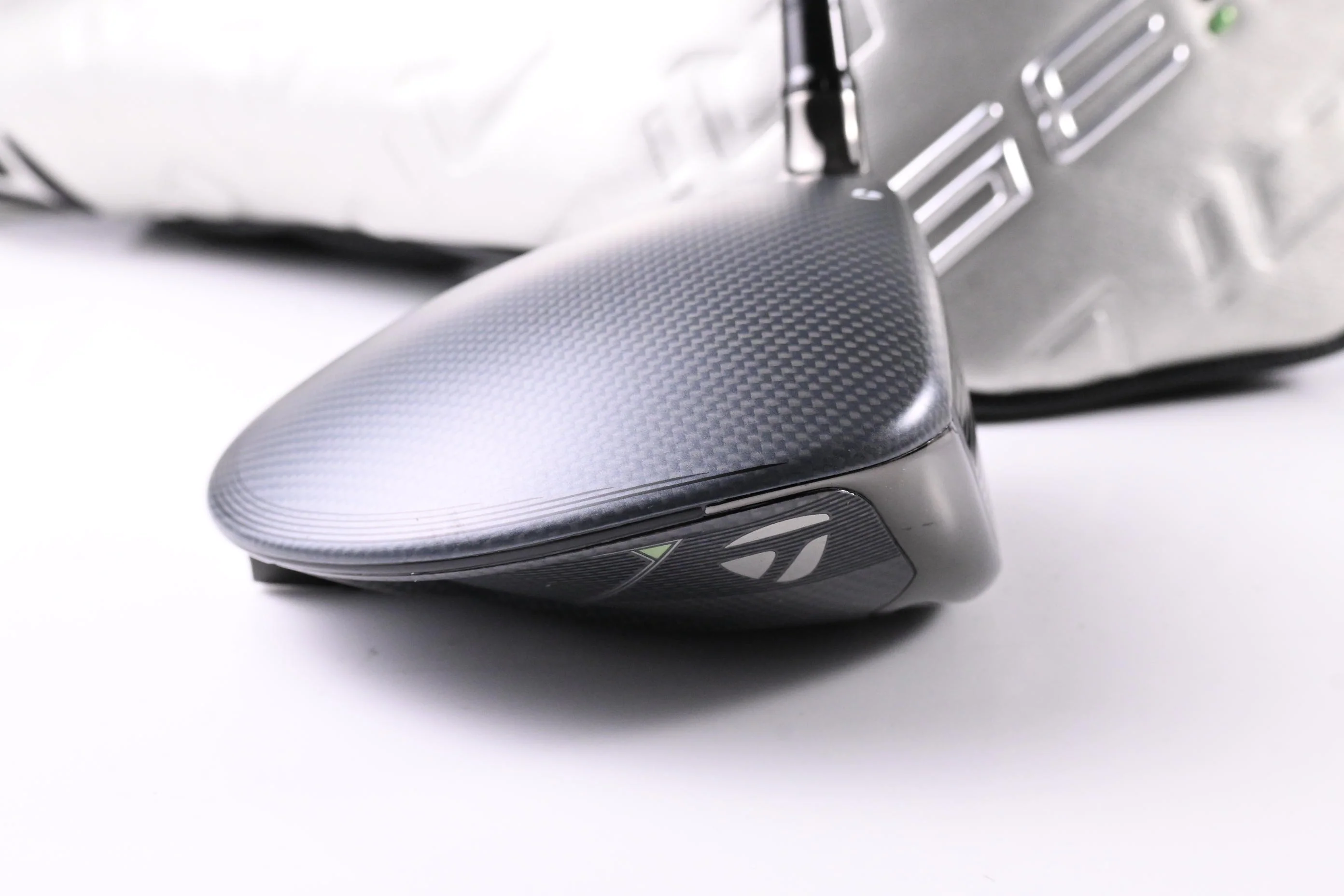 Taylormade Qi35 Driver / 10.5 Degree / Regular Flex Fujikura Ventus Blue 5 Shaft - Image 3